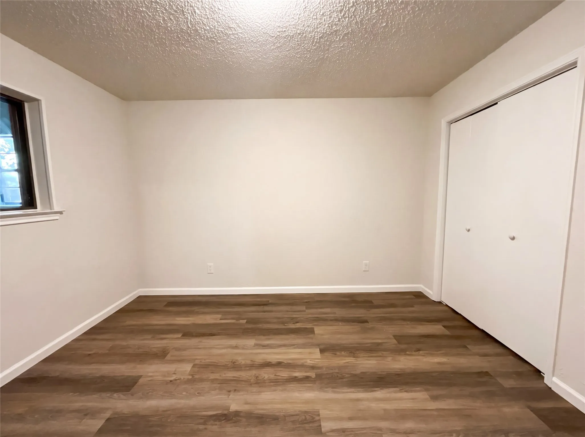 Single Family Residence For Sale in Kaufman County , 305 Rash Lane, Terrell, Texas 75160, 3 Bedroom, 3 Bathroom, 2 Garage spaces, 2,489 Sqft, built in 1995, mls#21365941, Real Estate Agent in Terrell, Homes For Sale in Kaufman county, Homes For Sale in Terrell, Realtor in Terrell Texas, Real Estate Brokerage Independent Realty Texas, Luminita Cordes Realtor