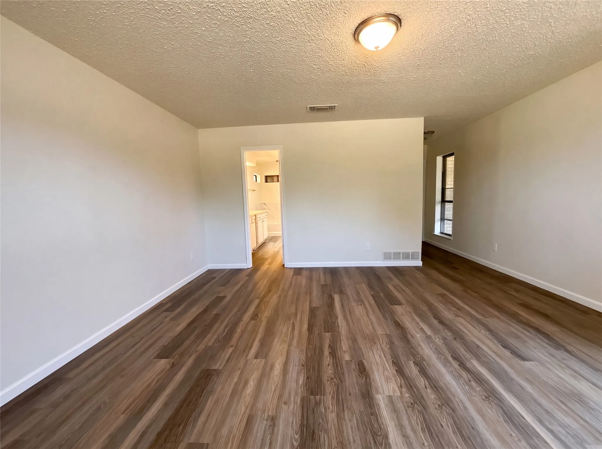 Single Family Residence For Sale in Kaufman County , 305 Rash Lane, Terrell, Texas 75160, 3 Bedroom, 3 Bathroom, 2 Garage spaces, 2,489 Sqft, built in 1995, mls#21365941, Real Estate Agent in Terrell, Homes For Sale in Kaufman county, Homes For Sale in Terrell, Realtor in Terrell Texas, Real Estate Brokerage Independent Realty Texas, Luminita Cordes Realtor