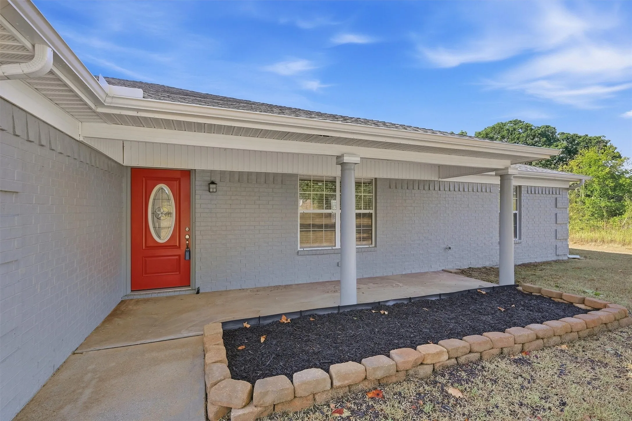 Single Family Residence For Sale in Grayson County , 566 Mccraw Lane, Denison, Texas 75021, 3 Bedroom, 2 Bathroom, 2 Garage spaces, 2,102 Sqft, built in 2002, mls#21367324, Real Estate Agent in Denison, Homes For Sale in Grayson county, Homes For Sale in Denison, Realtor in Denison Texas, Real Estate Brokerage Independent Realty Texas, Luminita Cordes Realtor