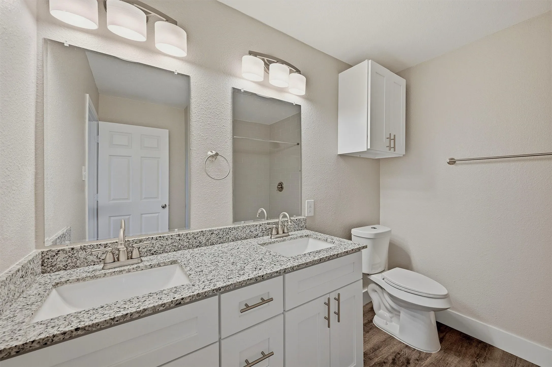 Single Family Residence For Sale in Grayson County , 566 Mccraw Lane, Denison, Texas 75021, 3 Bedroom, 2 Bathroom, 2 Garage spaces, 2,102 Sqft, built in 2002, mls#21367324, Real Estate Agent in Denison, Homes For Sale in Grayson county, Homes For Sale in Denison, Realtor in Denison Texas, Real Estate Brokerage Independent Realty Texas, Luminita Cordes Realtor