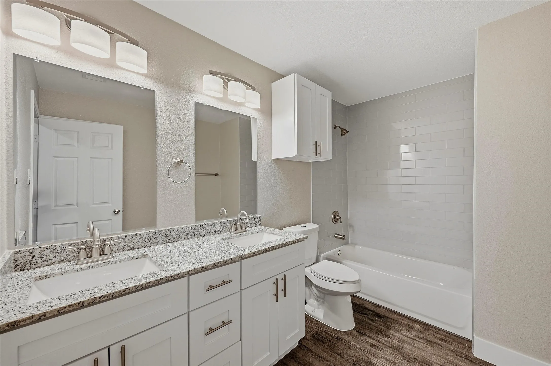 Single Family Residence For Sale in Grayson County , 566 Mccraw Lane, Denison, Texas 75021, 3 Bedroom, 2 Bathroom, 2 Garage spaces, 2,102 Sqft, built in 2002, mls#21367324, Real Estate Agent in Denison, Homes For Sale in Grayson county, Homes For Sale in Denison, Realtor in Denison Texas, Real Estate Brokerage Independent Realty Texas, Luminita Cordes Realtor