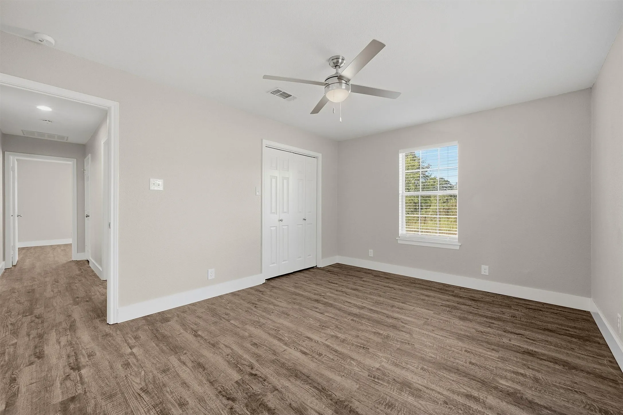 Single Family Residence For Sale in Grayson County , 566 Mccraw Lane, Denison, Texas 75021, 3 Bedroom, 2 Bathroom, 2 Garage spaces, 2,102 Sqft, built in 2002, mls#21367324, Real Estate Agent in Denison, Homes For Sale in Grayson county, Homes For Sale in Denison, Realtor in Denison Texas, Real Estate Brokerage Independent Realty Texas, Luminita Cordes Realtor