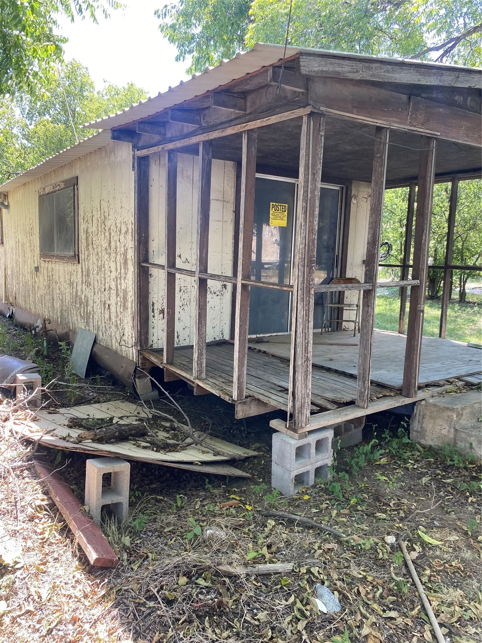 Single Family Residence For Sale in Coleman County , 1411 S Frio Street, Coleman, Texas 76834, 2 Bedroom, 1 Bathroom, Garage spaces, 720 Sqft, built in 1980, mls#21366064, Real Estate Agent in Coleman, Homes For Sale in Coleman county, Homes For Sale in Coleman, Realtor in Coleman Texas, Real Estate Brokerage Independent Realty Texas, Luminita Cordes Realtor