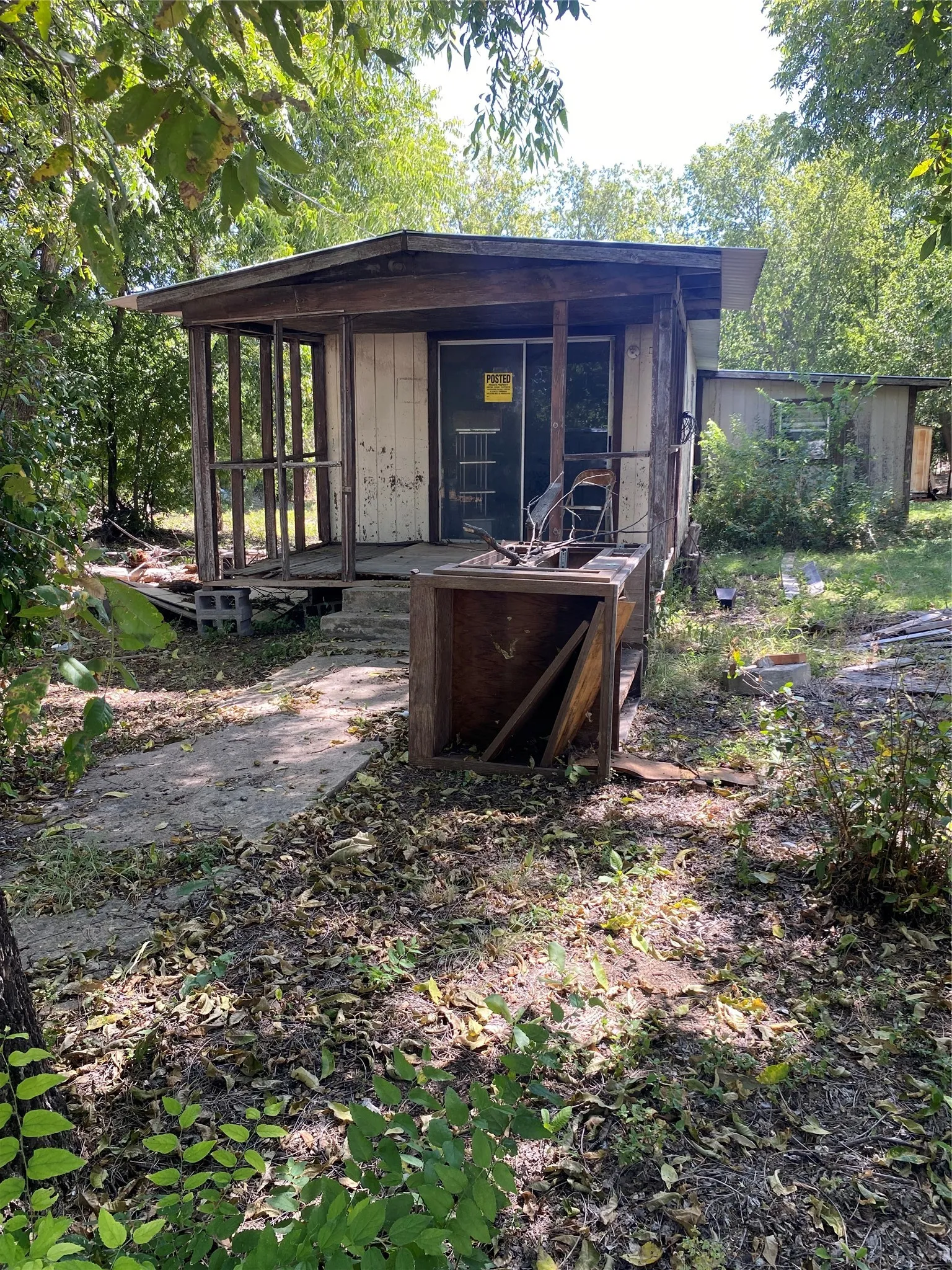 Single Family Residence For Sale in Coleman County , 1411 S Frio Street, Coleman, Texas 76834, 2 Bedroom, 1 Bathroom, Garage spaces, 720 Sqft, built in 1980, mls#21366064, Real Estate Agent in Coleman, Homes For Sale in Coleman county, Homes For Sale in Coleman, Realtor in Coleman Texas, Real Estate Brokerage Independent Realty Texas, Luminita Cordes Realtor