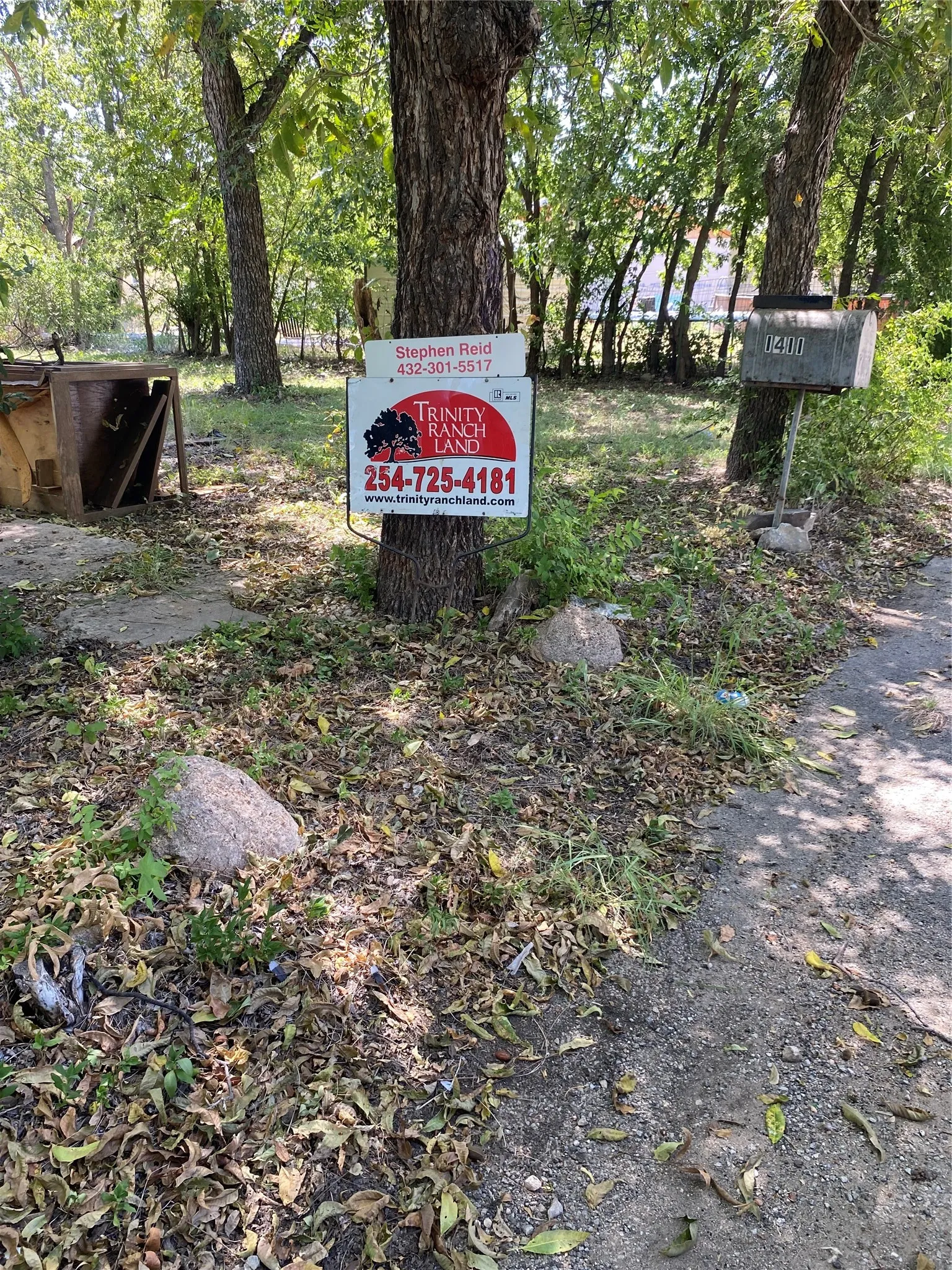 Single Family Residence For Sale in Coleman County , 1411 S Frio Street, Coleman, Texas 76834, 2 Bedroom, 1 Bathroom, Garage spaces, 720 Sqft, built in 1980, mls#21366064, Real Estate Agent in Coleman, Homes For Sale in Coleman county, Homes For Sale in Coleman, Realtor in Coleman Texas, Real Estate Brokerage Independent Realty Texas, Luminita Cordes Realtor