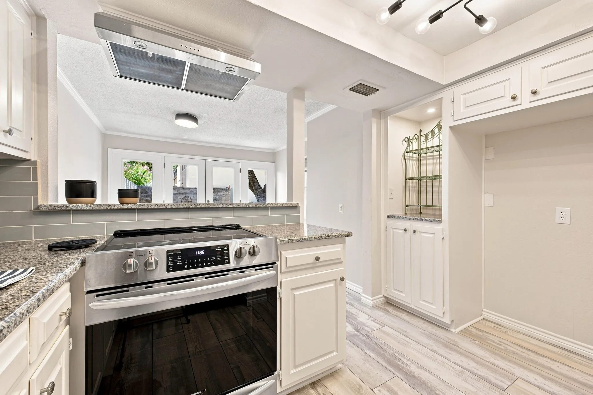 Townhouse For Sale in Dallas County , 1816 Mojave Place, Irving, Texas 75061, 3 Bedroom, 3 Bathroom, 2 Garage spaces, 1,803 Sqft, built in 1966, mls#21367325, Real Estate Agent in Irving, Homes For Sale in Dallas county, Homes For Sale in Irving, Realtor in Irving Texas, Real Estate Brokerage Independent Realty Texas, Luminita Cordes Realtor