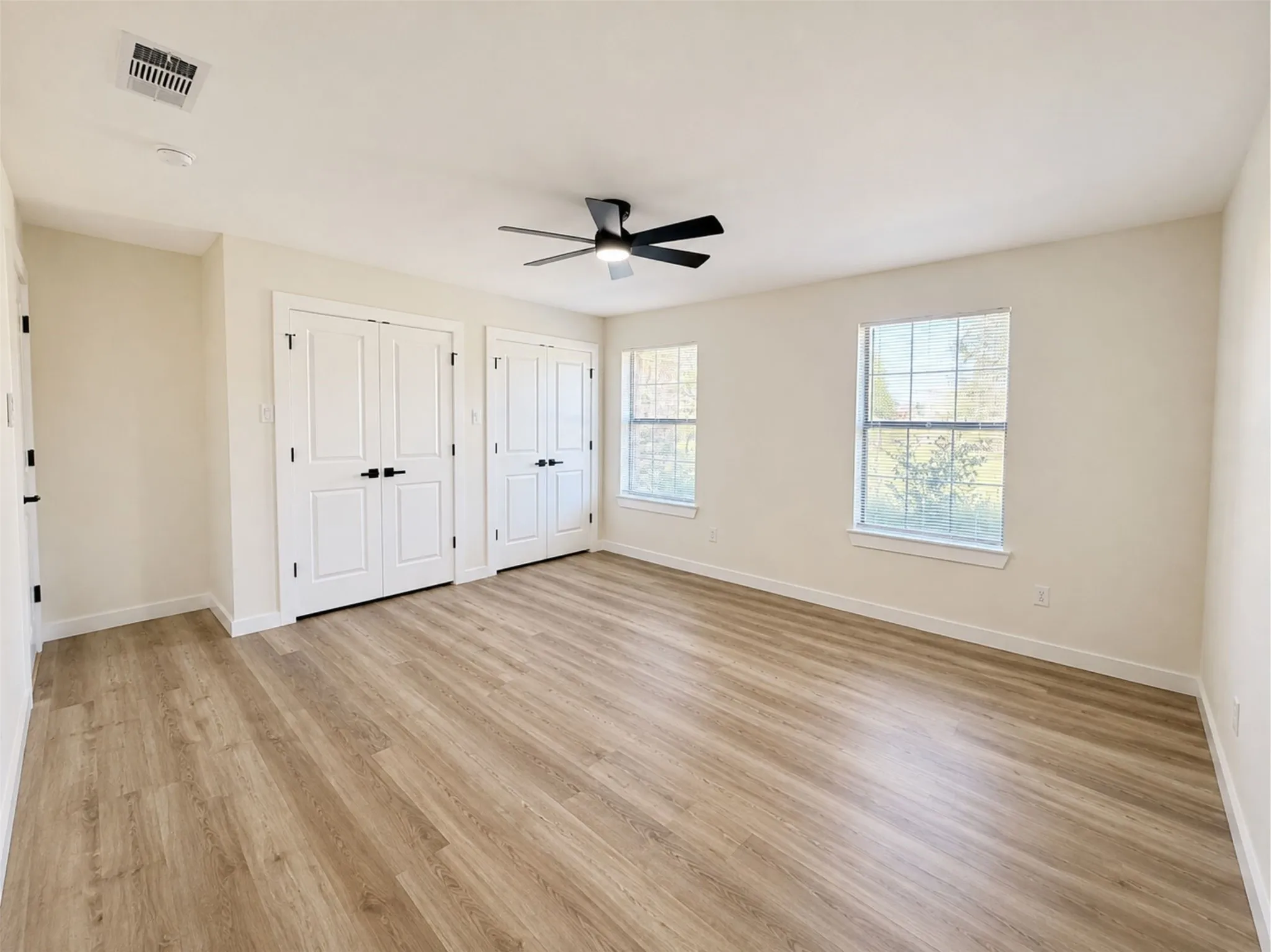 Single Family Residence For Sale in Hopkins County , 204 Briarwood Street, Sulphur Springs, Texas 75482, 4 Bedroom, 2 Bathroom, 2 Garage spaces, 2,439 Sqft, built in 1987, mls#21362456, Real Estate Agent in Sulphur Springs, Homes For Sale in Hopkins county, Homes For Sale in Sulphur Springs, Realtor in Sulphur Springs Texas, Real Estate Brokerage Independent Realty Texas, Luminita Cordes Realtor