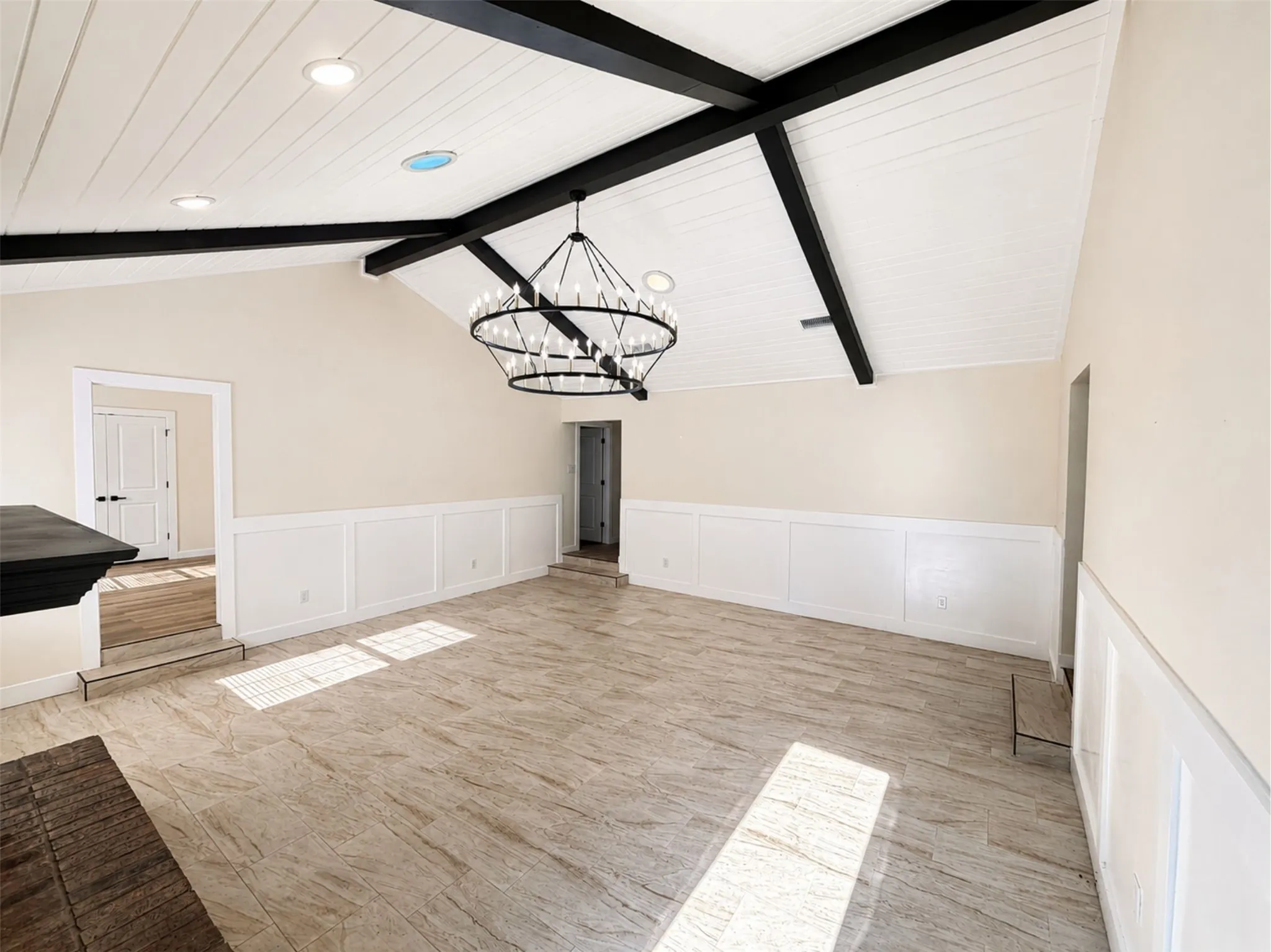 Single Family Residence For Sale in Hopkins County , 204 Briarwood Street, Sulphur Springs, Texas 75482, 4 Bedroom, 2 Bathroom, 2 Garage spaces, 2,439 Sqft, built in 1987, mls#21362456, Real Estate Agent in Sulphur Springs, Homes For Sale in Hopkins county, Homes For Sale in Sulphur Springs, Realtor in Sulphur Springs Texas, Real Estate Brokerage Independent Realty Texas, Luminita Cordes Realtor