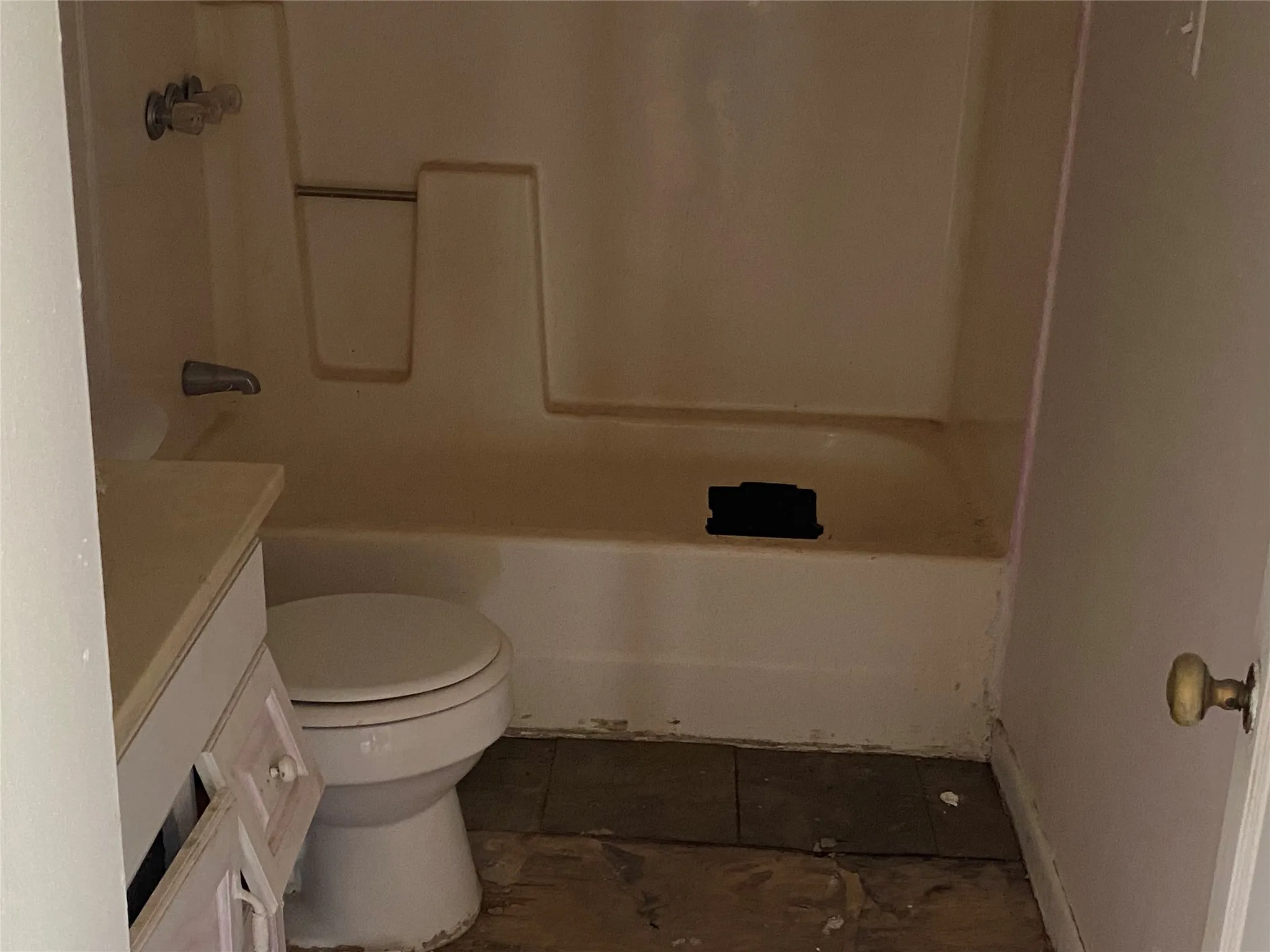 Single Family Residence For Sale in Coleman County , 1415 Mountain Street, Coleman, Texas 76834, 3 Bedroom, 2 Bathroom, Garage spaces, 1,260 Sqft, built in 1960, mls#21366039, Real Estate Agent in Coleman, Homes For Sale in Coleman county, Homes For Sale in Coleman, Realtor in Coleman Texas, Real Estate Brokerage Independent Realty Texas, Luminita Cordes Realtor