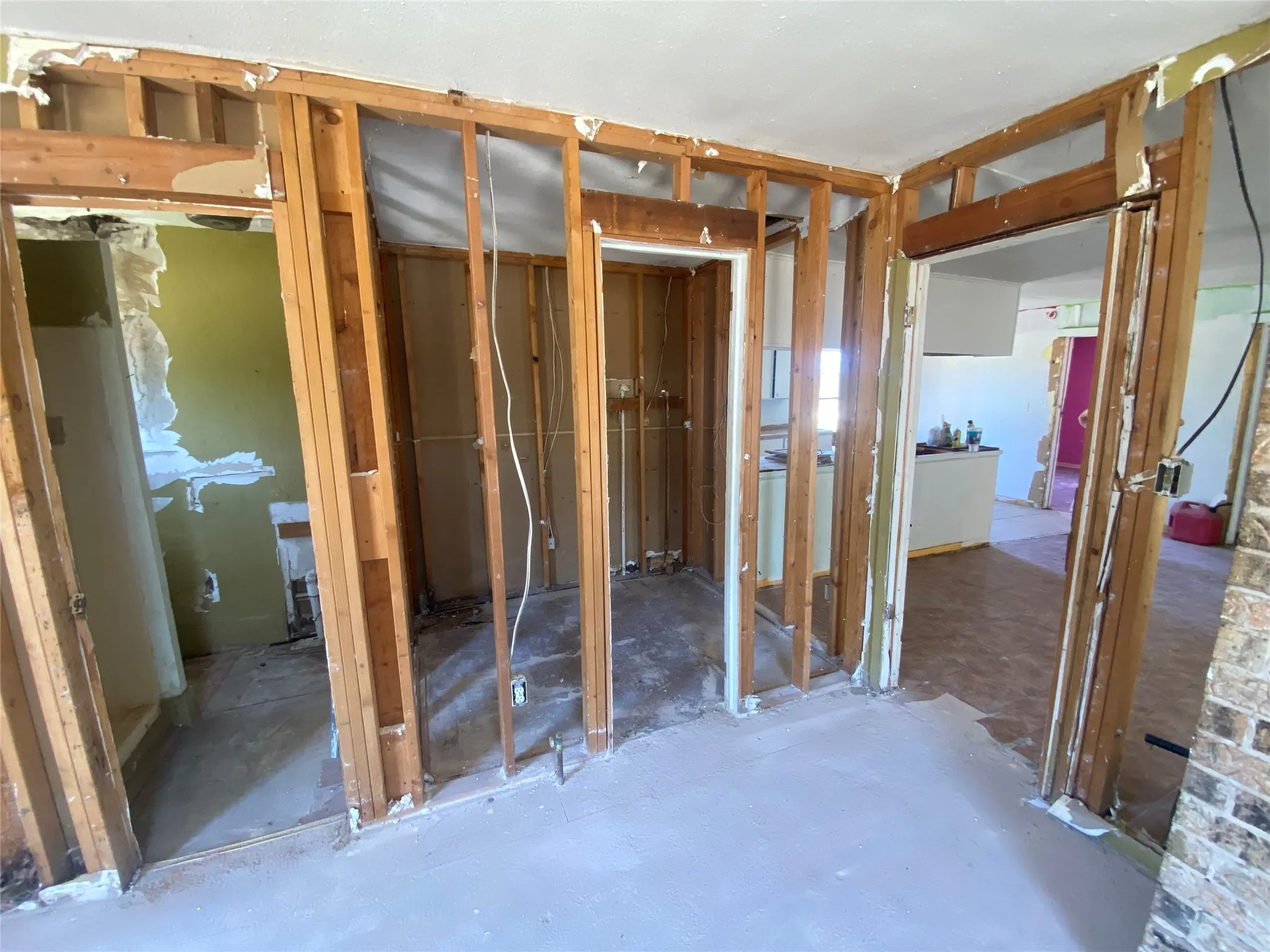Single Family Residence For Sale in Coleman County , 1415 Mountain Street, Coleman, Texas 76834, 3 Bedroom, 2 Bathroom, Garage spaces, 1,260 Sqft, built in 1960, mls#21366039, Real Estate Agent in Coleman, Homes For Sale in Coleman county, Homes For Sale in Coleman, Realtor in Coleman Texas, Real Estate Brokerage Independent Realty Texas, Luminita Cordes Realtor