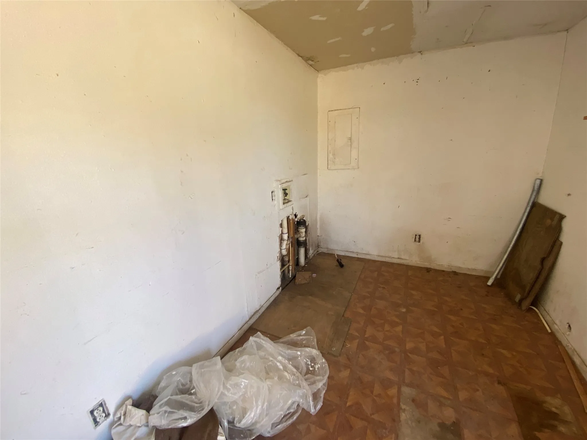Single Family Residence For Sale in Coleman County , 1415 Mountain Street, Coleman, Texas 76834, 3 Bedroom, 2 Bathroom, Garage spaces, 1,260 Sqft, built in 1960, mls#21366039, Real Estate Agent in Coleman, Homes For Sale in Coleman county, Homes For Sale in Coleman, Realtor in Coleman Texas, Real Estate Brokerage Independent Realty Texas, Luminita Cordes Realtor
