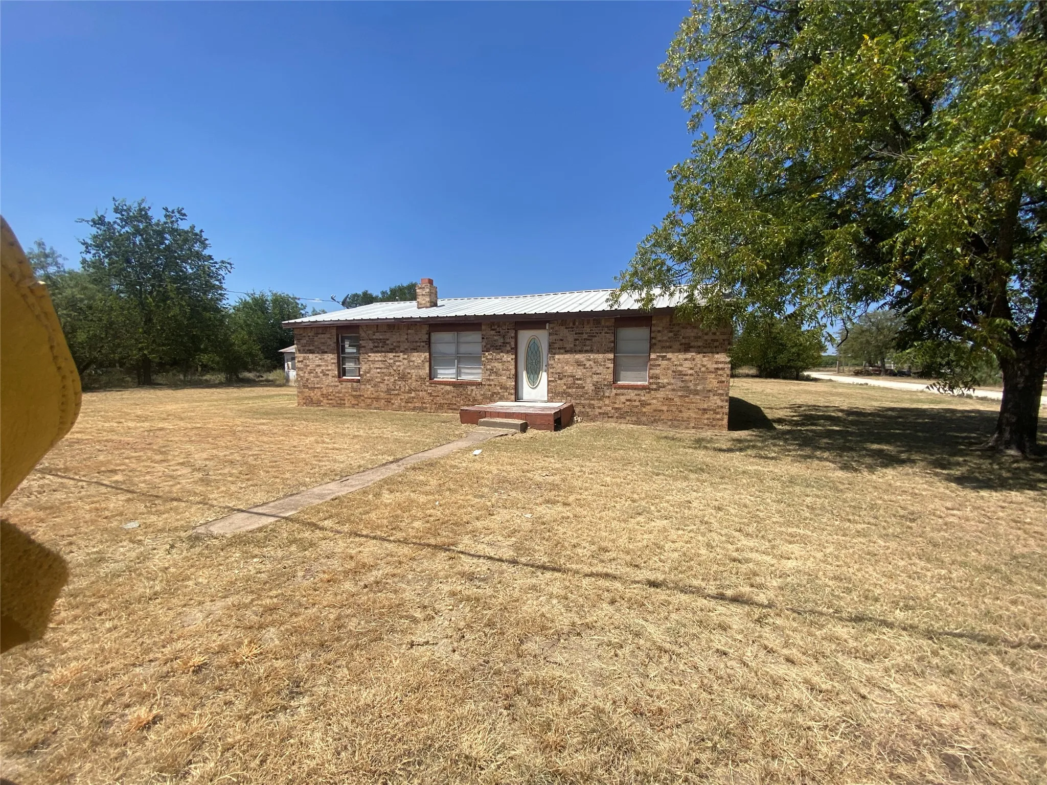 Single Family Residence For Sale in Coleman County , 1415 Mountain Street, Coleman, Texas 76834, 3 Bedroom, 2 Bathroom, Garage spaces, 1,260 Sqft, built in 1960, mls#21366039, Real Estate Agent in Coleman, Homes For Sale in Coleman county, Homes For Sale in Coleman, Realtor in Coleman Texas, Real Estate Brokerage Independent Realty Texas, Luminita Cordes Realtor