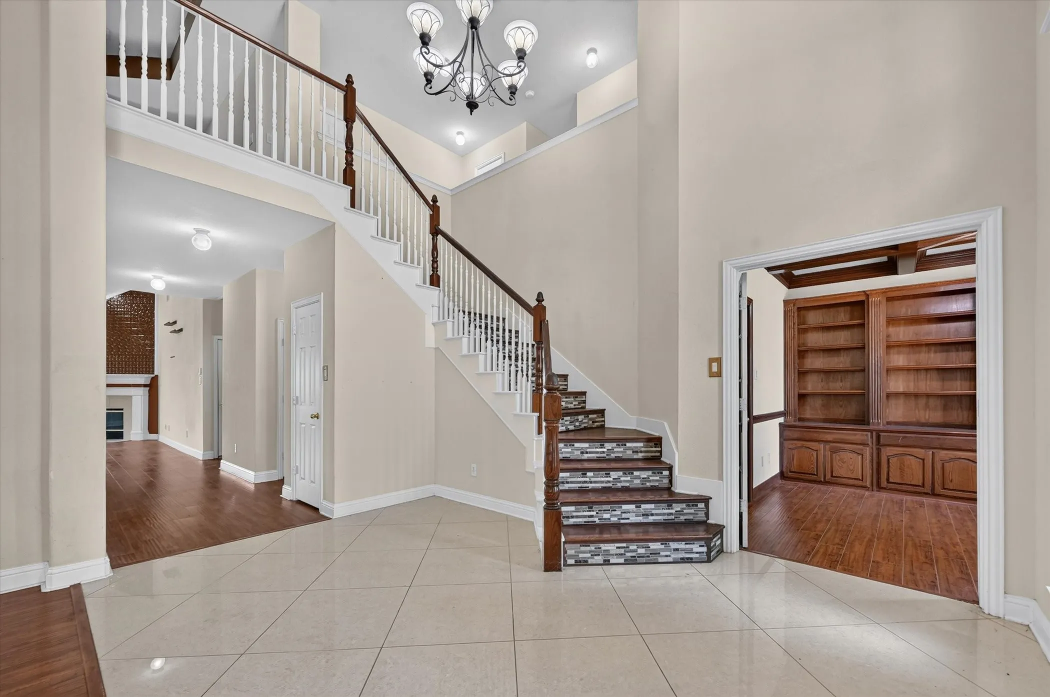 Single Family Residence For Sale in Collin County , 4433 Sanderosa Lane, Richardson, Texas 75082, 5 Bedroom, 4 Bathroom, 3 Garage spaces, 4,084 Sqft, built in 2004, mls#21367322, Real Estate Agent in Richardson, Homes For Sale in Collin county, Homes For Sale in Richardson, Realtor in Richardson Texas, Real Estate Brokerage Independent Realty Texas, Luminita Cordes Realtor