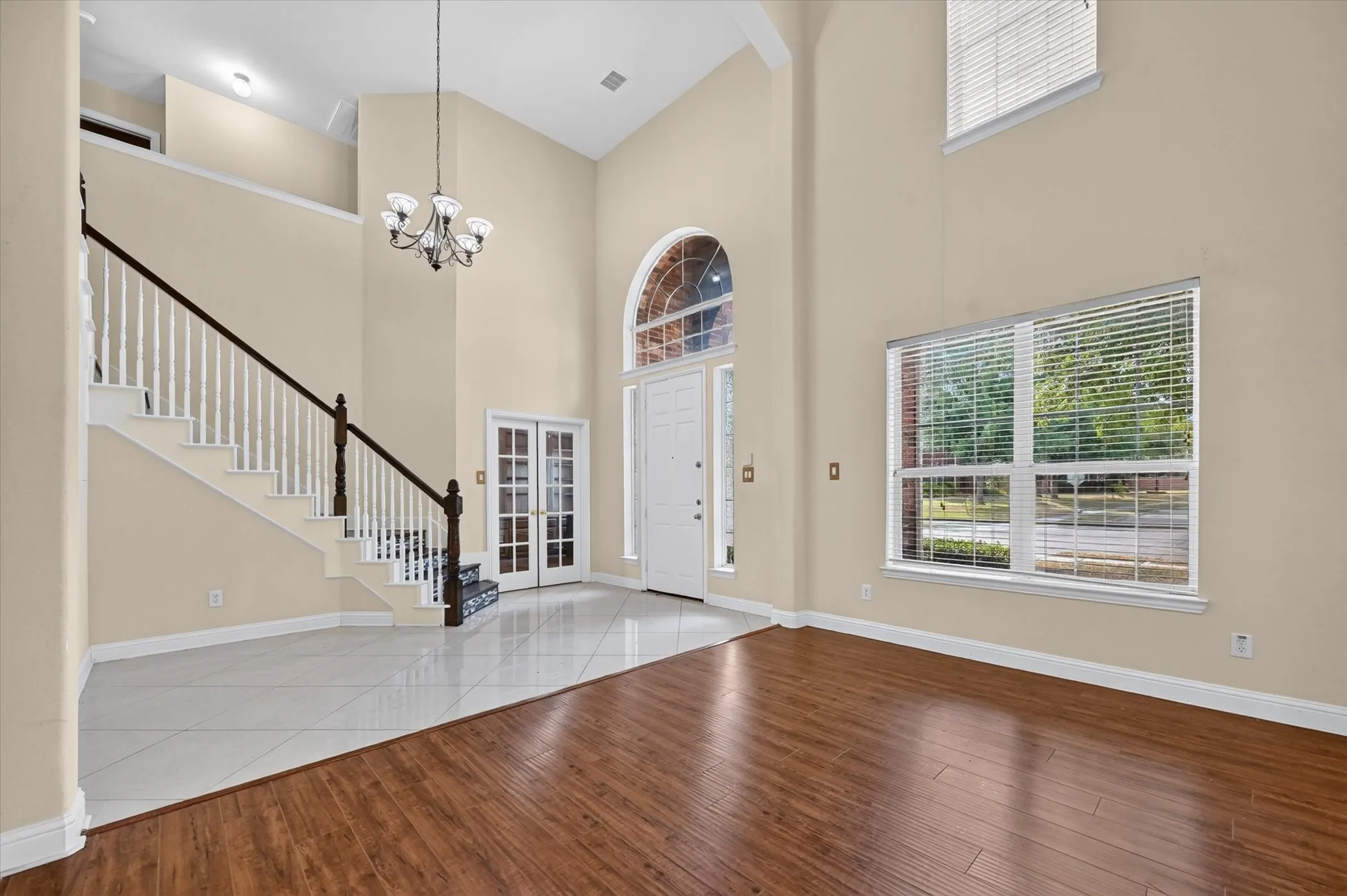 Single Family Residence For Sale in Collin County , 4433 Sanderosa Lane, Richardson, Texas 75082, 5 Bedroom, 4 Bathroom, 3 Garage spaces, 4,084 Sqft, built in 2004, mls#21367322, Real Estate Agent in Richardson, Homes For Sale in Collin county, Homes For Sale in Richardson, Realtor in Richardson Texas, Real Estate Brokerage Independent Realty Texas, Luminita Cordes Realtor