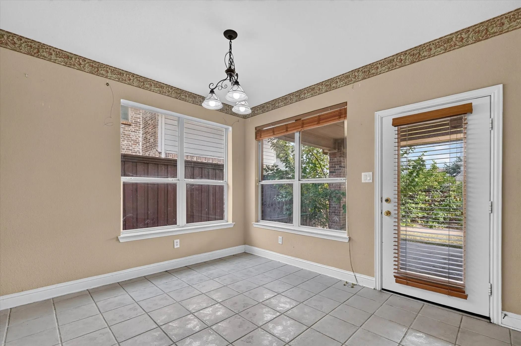 Single Family Residence For Sale in Collin County , 4433 Sanderosa Lane, Richardson, Texas 75082, 5 Bedroom, 4 Bathroom, 3 Garage spaces, 4,084 Sqft, built in 2004, mls#21367322, Real Estate Agent in Richardson, Homes For Sale in Collin county, Homes For Sale in Richardson, Realtor in Richardson Texas, Real Estate Brokerage Independent Realty Texas, Luminita Cordes Realtor