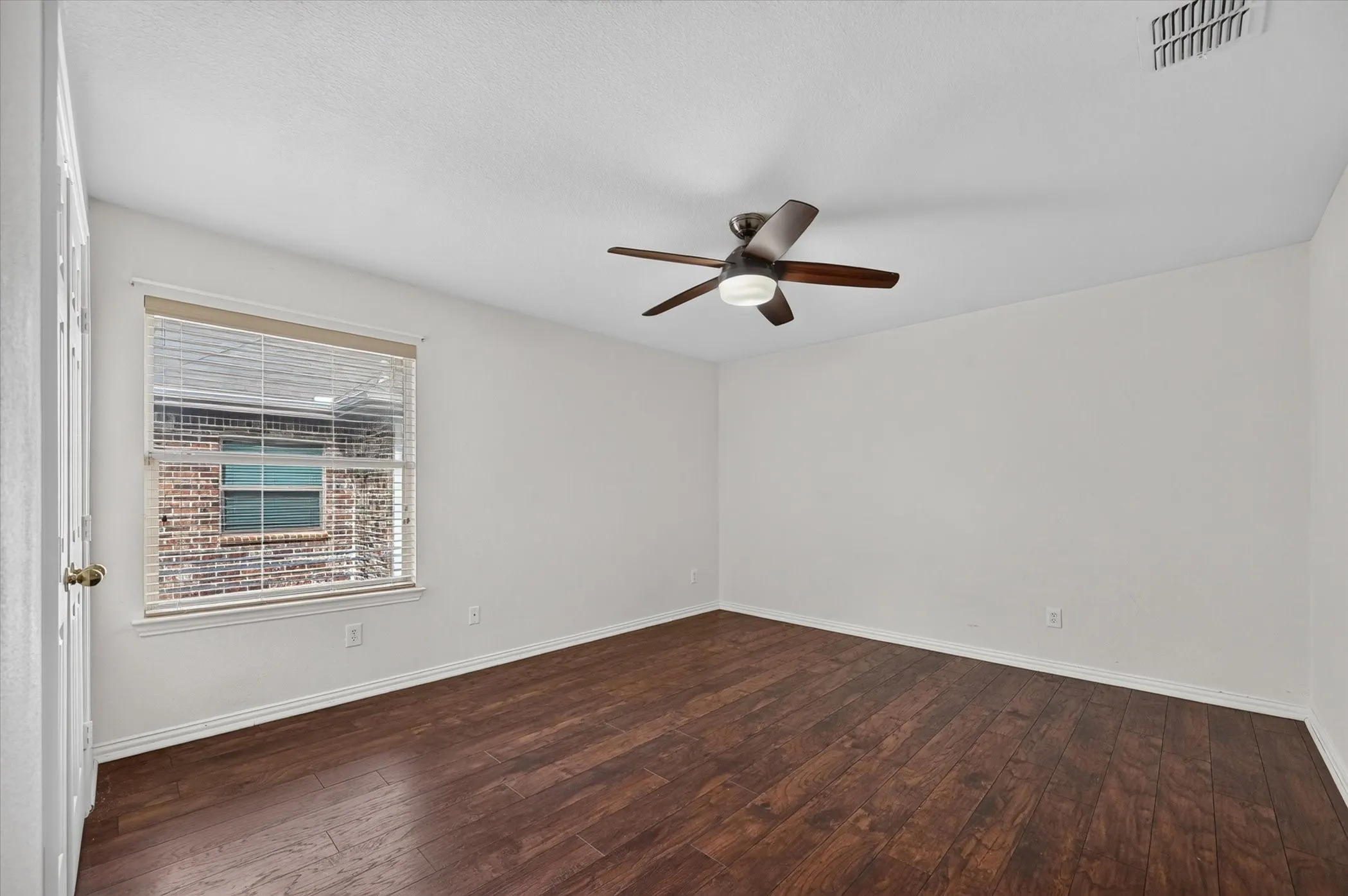 Single Family Residence For Sale in Collin County , 4433 Sanderosa Lane, Richardson, Texas 75082, 5 Bedroom, 4 Bathroom, 3 Garage spaces, 4,084 Sqft, built in 2004, mls#21367322, Real Estate Agent in Richardson, Homes For Sale in Collin county, Homes For Sale in Richardson, Realtor in Richardson Texas, Real Estate Brokerage Independent Realty Texas, Luminita Cordes Realtor