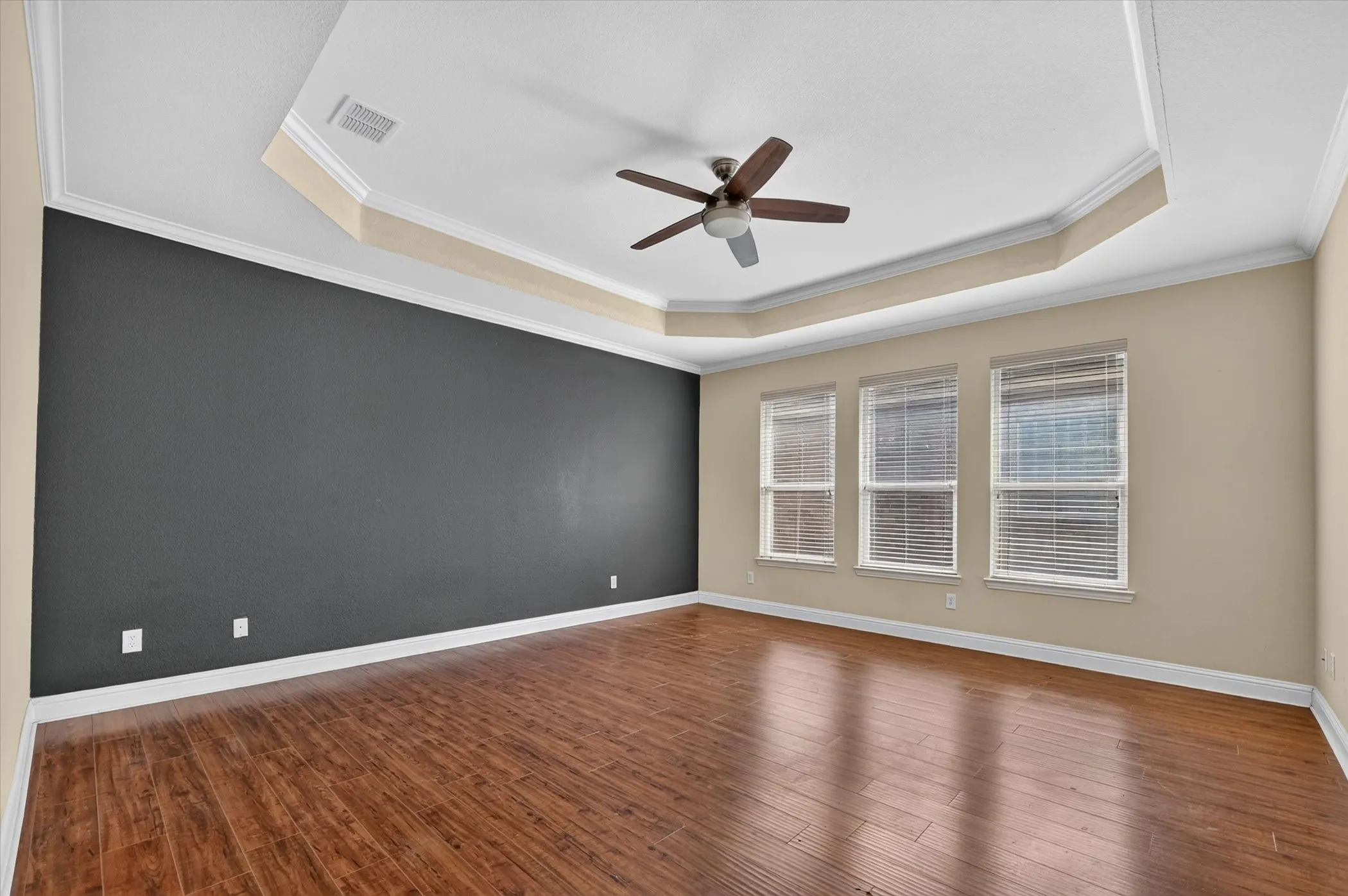 Single Family Residence For Sale in Collin County , 4433 Sanderosa Lane, Richardson, Texas 75082, 5 Bedroom, 4 Bathroom, 3 Garage spaces, 4,084 Sqft, built in 2004, mls#21367322, Real Estate Agent in Richardson, Homes For Sale in Collin county, Homes For Sale in Richardson, Realtor in Richardson Texas, Real Estate Brokerage Independent Realty Texas, Luminita Cordes Realtor