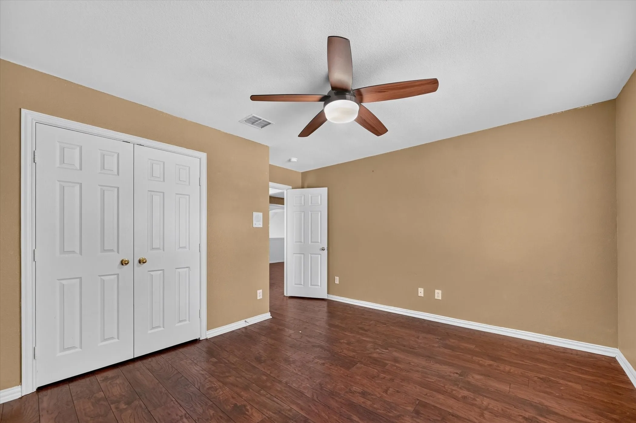 Single Family Residence For Sale in Collin County , 4433 Sanderosa Lane, Richardson, Texas 75082, 5 Bedroom, 4 Bathroom, 3 Garage spaces, 4,084 Sqft, built in 2004, mls#21367322, Real Estate Agent in Richardson, Homes For Sale in Collin county, Homes For Sale in Richardson, Realtor in Richardson Texas, Real Estate Brokerage Independent Realty Texas, Luminita Cordes Realtor