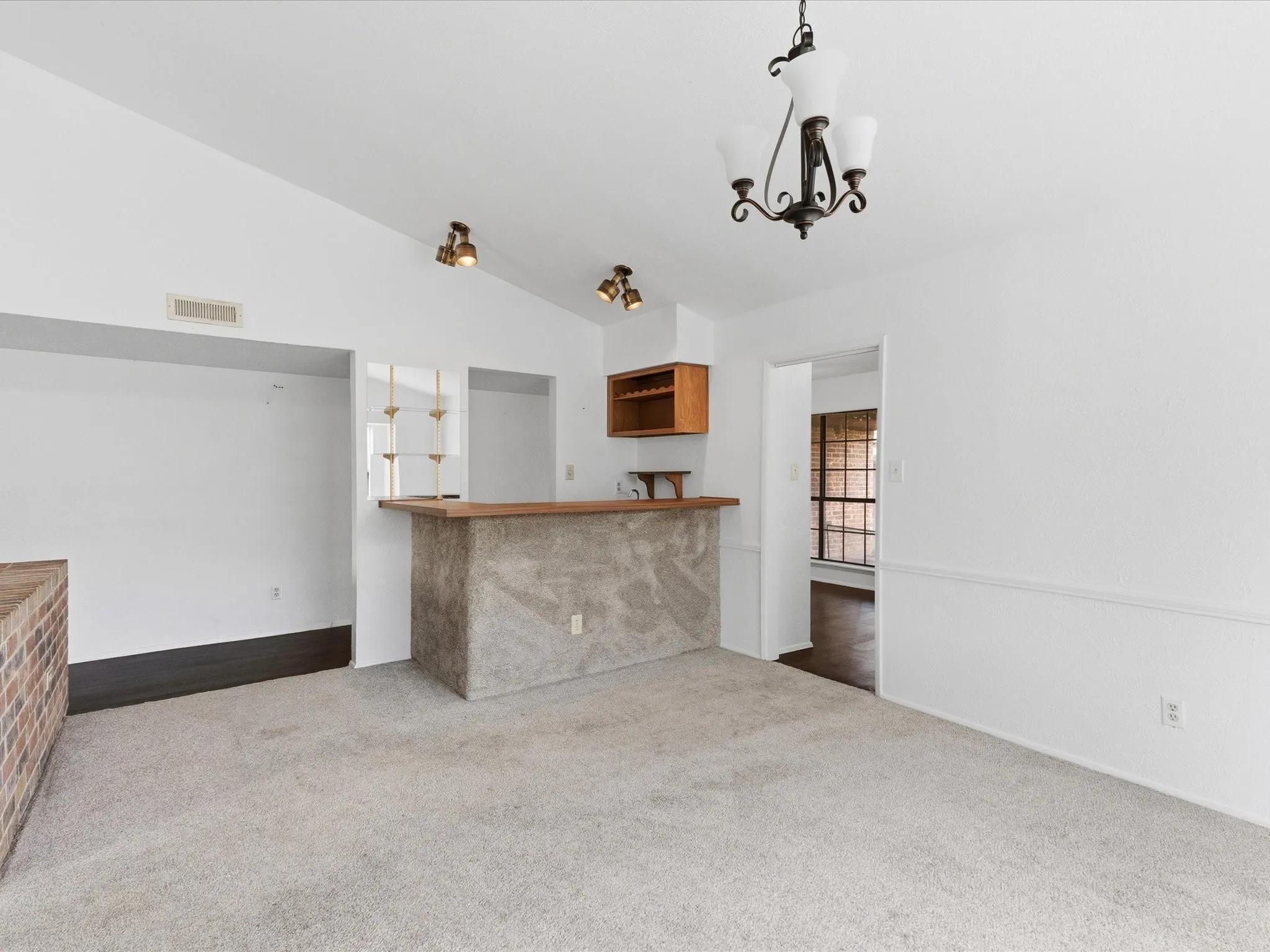 Single Family Residence For Rent in Collin County , 7612 Jerome Drive, Plano, Texas 75025, 3 Bedroom, 2 Bathroom, 2 Garage spaces, 1,963 Sqft, built in 1982, mls#21367333, Real Estate Agent in Plano, Homes For Rent in Collin county, Homes For Rent in Plano, Realtor in Plano Texas, Real Estate Brokerage Independent Realty Texas, Luminita Cordes Realtor