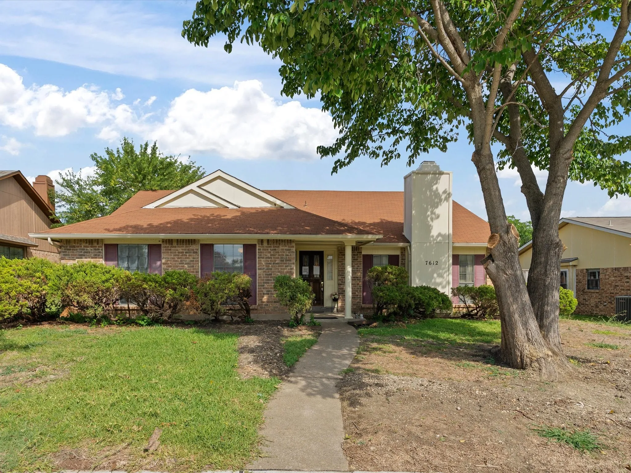 Single Family Residence For Rent in Collin County , 7612 Jerome Drive, Plano, Texas 75025, 3 Bedroom, 2 Bathroom, 2 Garage spaces, 1,963 Sqft, built in 1982, mls#21367333, Real Estate Agent in Plano, Homes For Rent in Collin county, Homes For Rent in Plano, Realtor in Plano Texas, Real Estate Brokerage Independent Realty Texas, Luminita Cordes Realtor