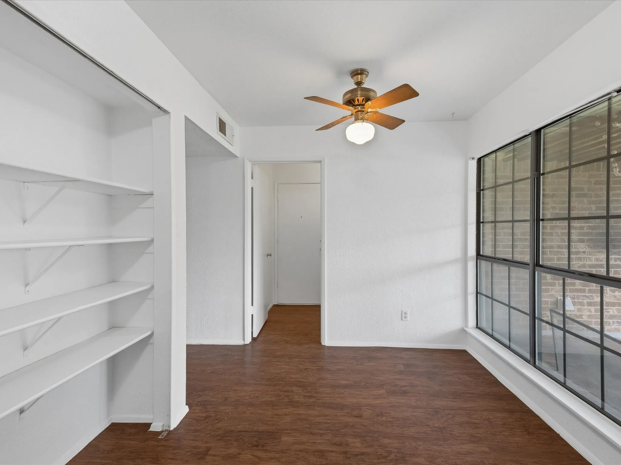 Single Family Residence For Rent in Collin County , 7612 Jerome Drive, Plano, Texas 75025, 3 Bedroom, 2 Bathroom, 2 Garage spaces, 1,963 Sqft, built in 1982, mls#21367333, Real Estate Agent in Plano, Homes For Rent in Collin county, Homes For Rent in Plano, Realtor in Plano Texas, Real Estate Brokerage Independent Realty Texas, Luminita Cordes Realtor
