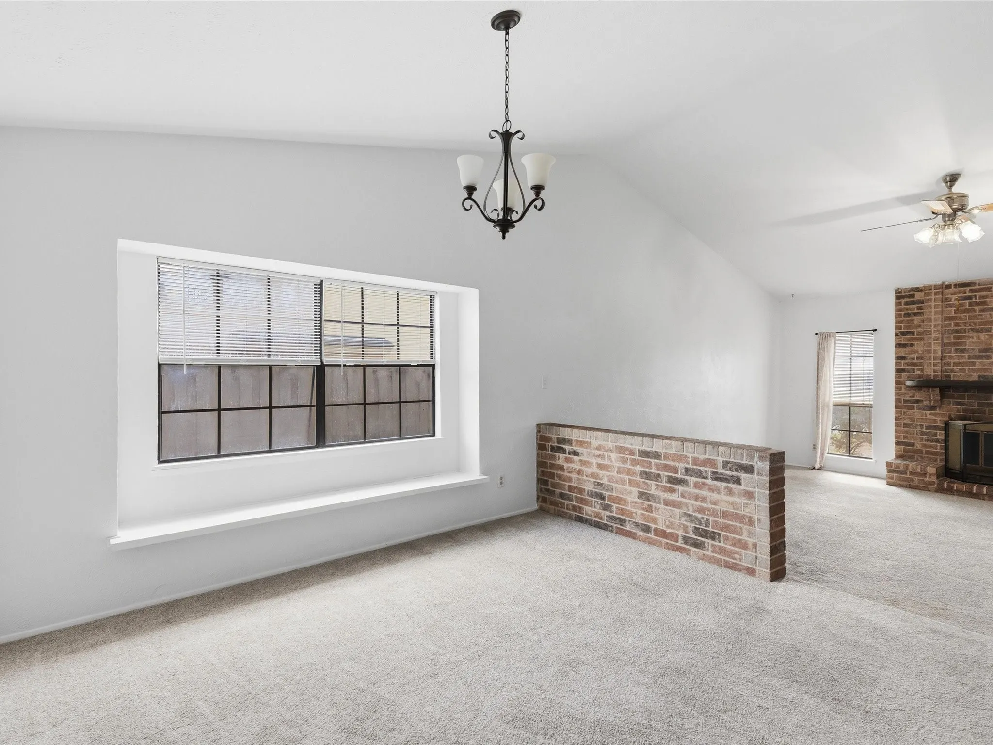 Single Family Residence For Rent in Collin County , 7612 Jerome Drive, Plano, Texas 75025, 3 Bedroom, 2 Bathroom, 2 Garage spaces, 1,963 Sqft, built in 1982, mls#21367333, Real Estate Agent in Plano, Homes For Rent in Collin county, Homes For Rent in Plano, Realtor in Plano Texas, Real Estate Brokerage Independent Realty Texas, Luminita Cordes Realtor