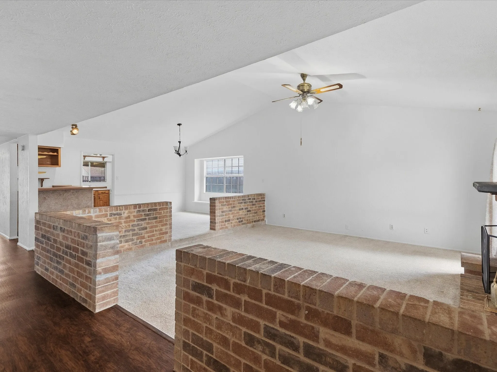 Single Family Residence For Rent in Collin County , 7612 Jerome Drive, Plano, Texas 75025, 3 Bedroom, 2 Bathroom, 2 Garage spaces, 1,963 Sqft, built in 1982, mls#21367333, Real Estate Agent in Plano, Homes For Rent in Collin county, Homes For Rent in Plano, Realtor in Plano Texas, Real Estate Brokerage Independent Realty Texas, Luminita Cordes Realtor