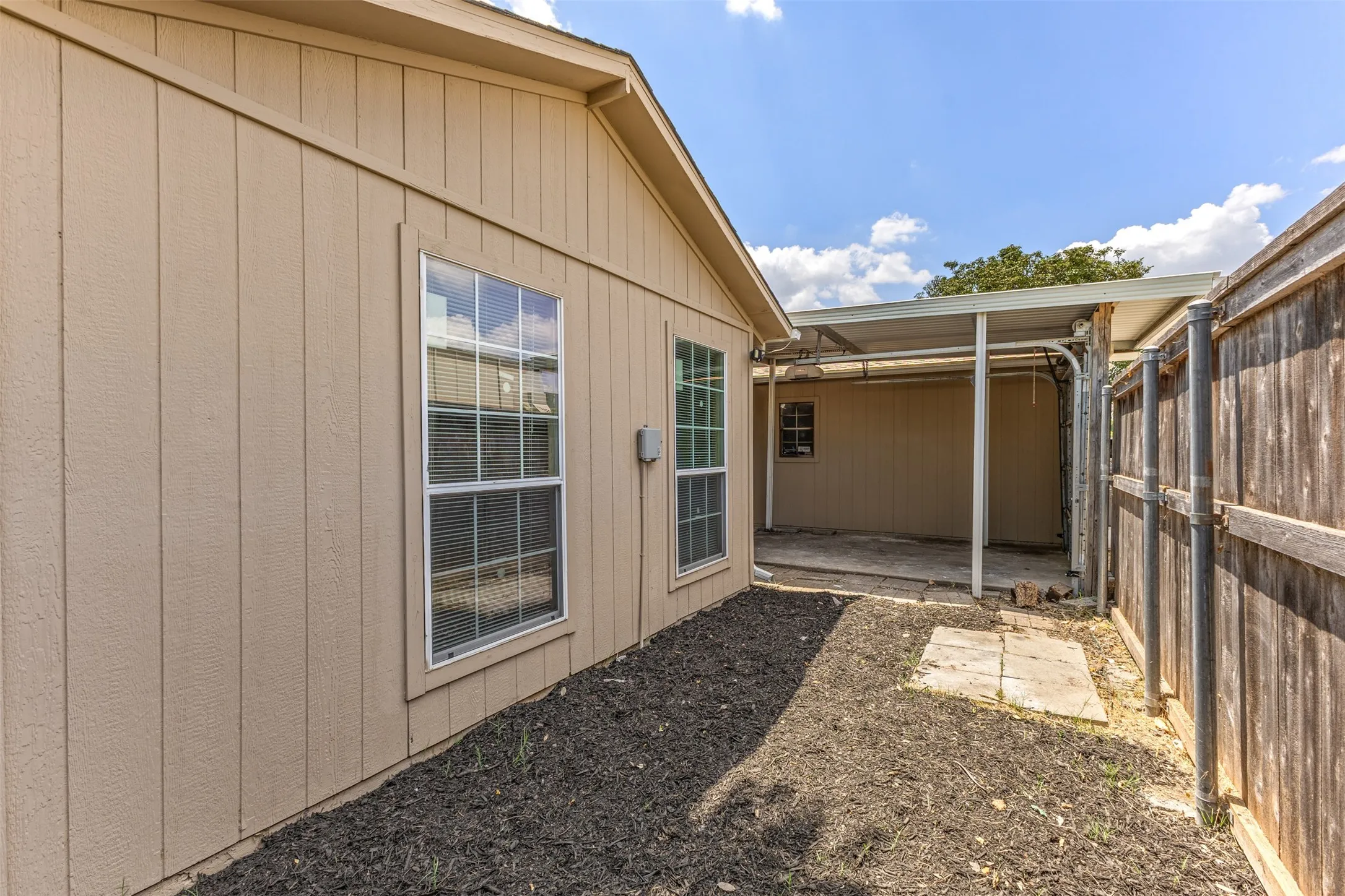 Single Family Residence For Rent in Collin County , 929 Meadow Mead Drive, Allen, Texas 75002, 4 Bedroom, 3 Bathroom, 1 Garage spaces, 1,562 Sqft, built in 1968, mls#21365898, Real Estate Agent in Allen, Homes For Rent in Collin county, Homes For Rent in Allen, Realtor in Allen Texas, Real Estate Brokerage Independent Realty Texas, Luminita Cordes Realtor