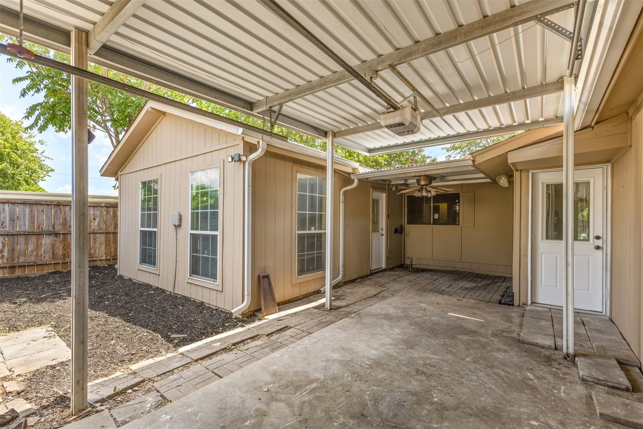 Single Family Residence For Rent in Collin County , 929 Meadow Mead Drive, Allen, Texas 75002, 4 Bedroom, 3 Bathroom, 1 Garage spaces, 1,562 Sqft, built in 1968, mls#21365898, Real Estate Agent in Allen, Homes For Rent in Collin county, Homes For Rent in Allen, Realtor in Allen Texas, Real Estate Brokerage Independent Realty Texas, Luminita Cordes Realtor