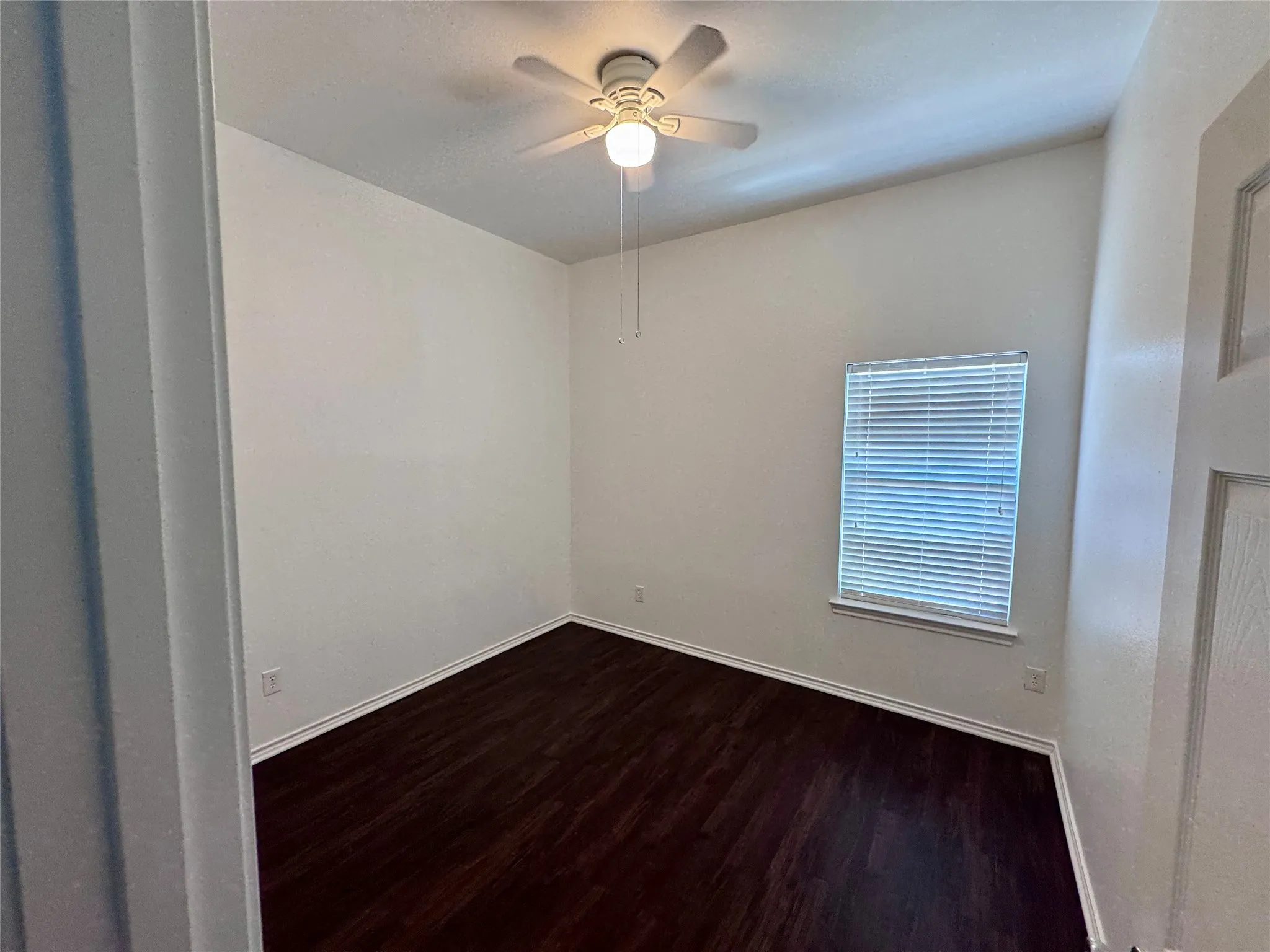 Single Family Residence For Rent in Denton County , 1613 Castle Creek Drive, Little Elm, Texas 75068, 4 Bedroom, 2 Bathroom, 2 Garage spaces, 2,094 Sqft, built in 2007, mls#21367190, Real Estate Agent in Little Elm, Homes For Rent in Denton county, Homes For Rent in Little Elm, Realtor in Little Elm Texas, Real Estate Brokerage Independent Realty Texas, Luminita Cordes Realtor