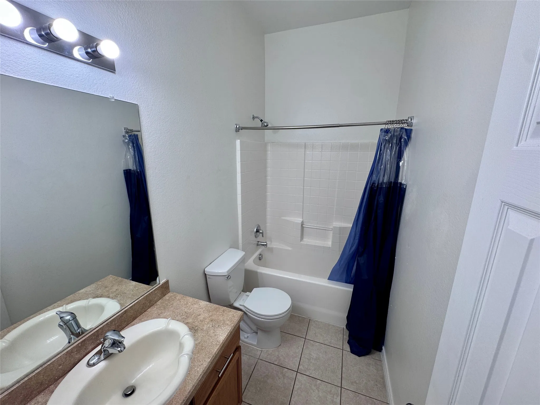 Single Family Residence For Rent in Denton County , 1613 Castle Creek Drive, Little Elm, Texas 75068, 4 Bedroom, 2 Bathroom, 2 Garage spaces, 2,094 Sqft, built in 2007, mls#21367190, Real Estate Agent in Little Elm, Homes For Rent in Denton county, Homes For Rent in Little Elm, Realtor in Little Elm Texas, Real Estate Brokerage Independent Realty Texas, Luminita Cordes Realtor