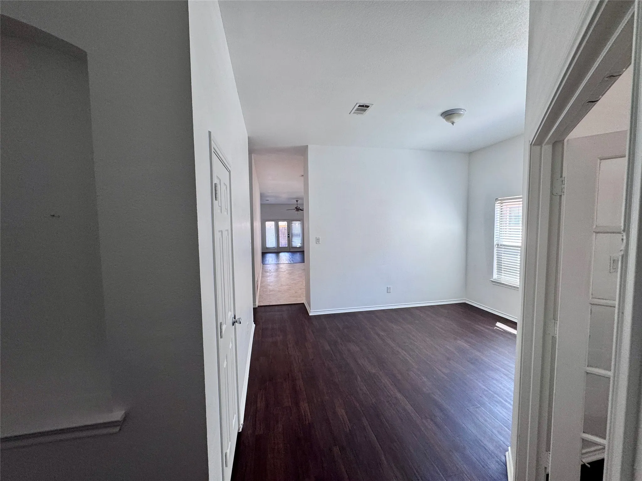 Single Family Residence For Rent in Denton County , 1613 Castle Creek Drive, Little Elm, Texas 75068, 4 Bedroom, 2 Bathroom, 2 Garage spaces, 2,094 Sqft, built in 2007, mls#21367190, Real Estate Agent in Little Elm, Homes For Rent in Denton county, Homes For Rent in Little Elm, Realtor in Little Elm Texas, Real Estate Brokerage Independent Realty Texas, Luminita Cordes Realtor