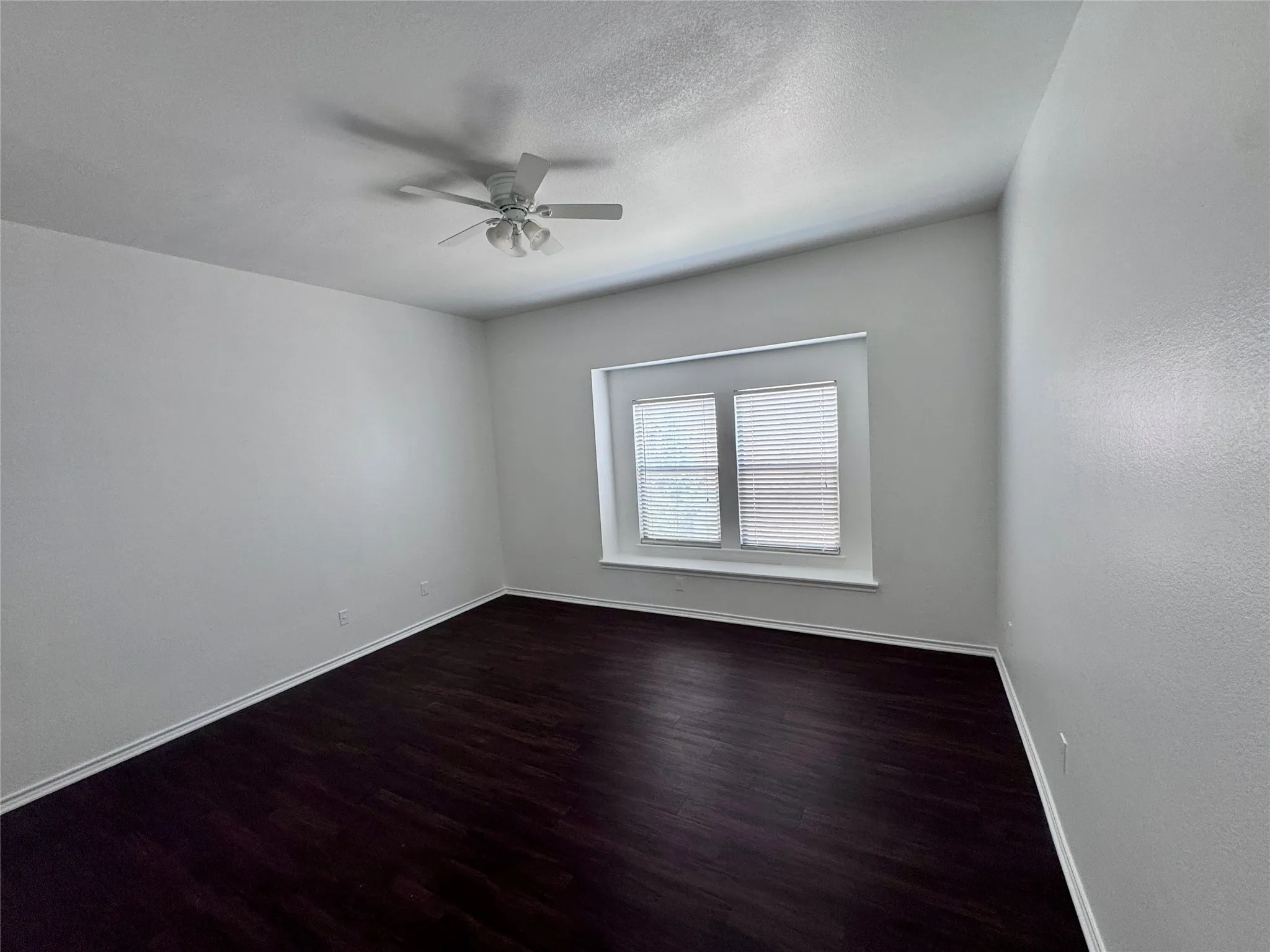 Single Family Residence For Rent in Denton County , 1613 Castle Creek Drive, Little Elm, Texas 75068, 4 Bedroom, 2 Bathroom, 2 Garage spaces, 2,094 Sqft, built in 2007, mls#21367190, Real Estate Agent in Little Elm, Homes For Rent in Denton county, Homes For Rent in Little Elm, Realtor in Little Elm Texas, Real Estate Brokerage Independent Realty Texas, Luminita Cordes Realtor