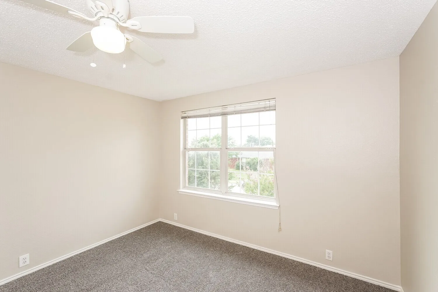 Single Family Residence For Rent in Dallas County , 407 Harvard Drive, Glenn Heights, Texas 75154, 4 Bedroom, 2 Bathroom, 2 Garage spaces, 2,060 Sqft, built in 1998, mls#21367358, Real Estate Agent in Glenn Heights, Homes For Rent in Dallas county, Homes For Rent in Glenn Heights, Realtor in Glenn Heights Texas, Real Estate Brokerage Independent Realty Texas, Luminita Cordes Realtor