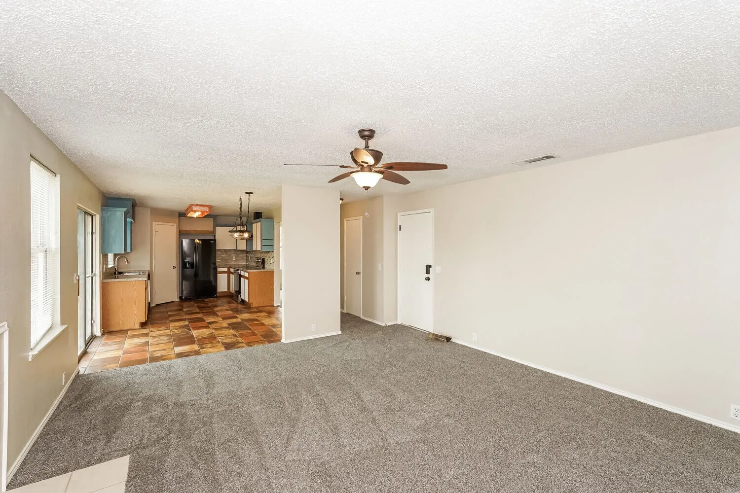 Single Family Residence For Rent in Dallas County , 407 Harvard Drive, Glenn Heights, Texas 75154, 4 Bedroom, 2 Bathroom, 2 Garage spaces, 2,060 Sqft, built in 1998, mls#21367358, Real Estate Agent in Glenn Heights, Homes For Rent in Dallas county, Homes For Rent in Glenn Heights, Realtor in Glenn Heights Texas, Real Estate Brokerage Independent Realty Texas, Luminita Cordes Realtor