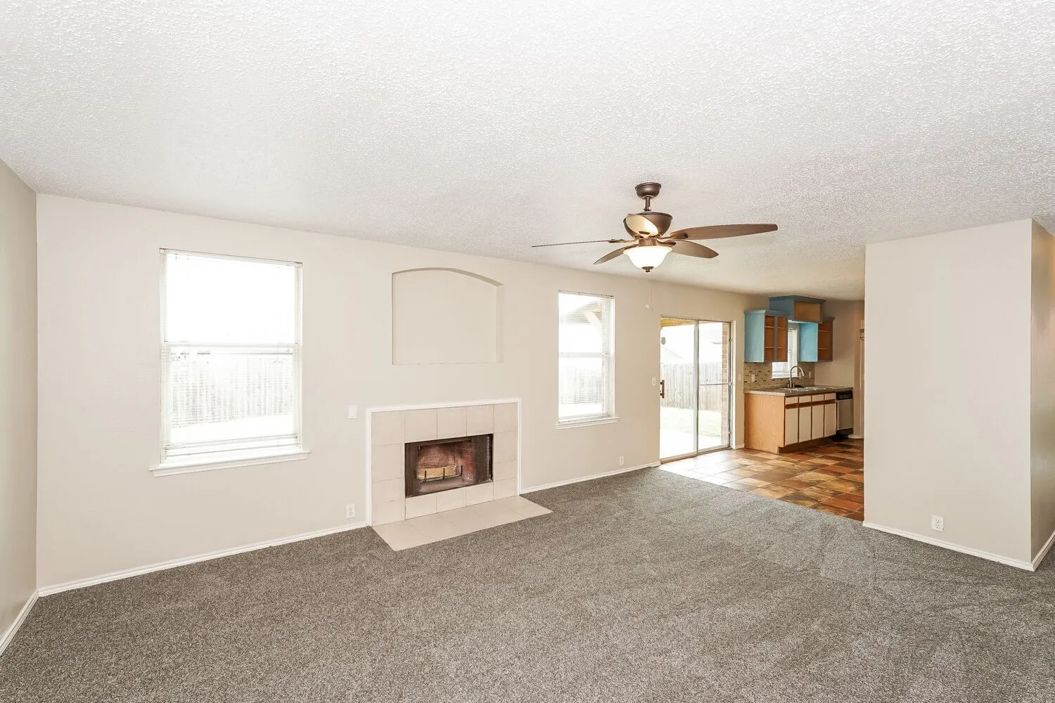 Single Family Residence For Rent in Dallas County , 407 Harvard Drive, Glenn Heights, Texas 75154, 4 Bedroom, 2 Bathroom, 2 Garage spaces, 2,060 Sqft, built in 1998, mls#21367358, Real Estate Agent in Glenn Heights, Homes For Rent in Dallas county, Homes For Rent in Glenn Heights, Realtor in Glenn Heights Texas, Real Estate Brokerage Independent Realty Texas, Luminita Cordes Realtor