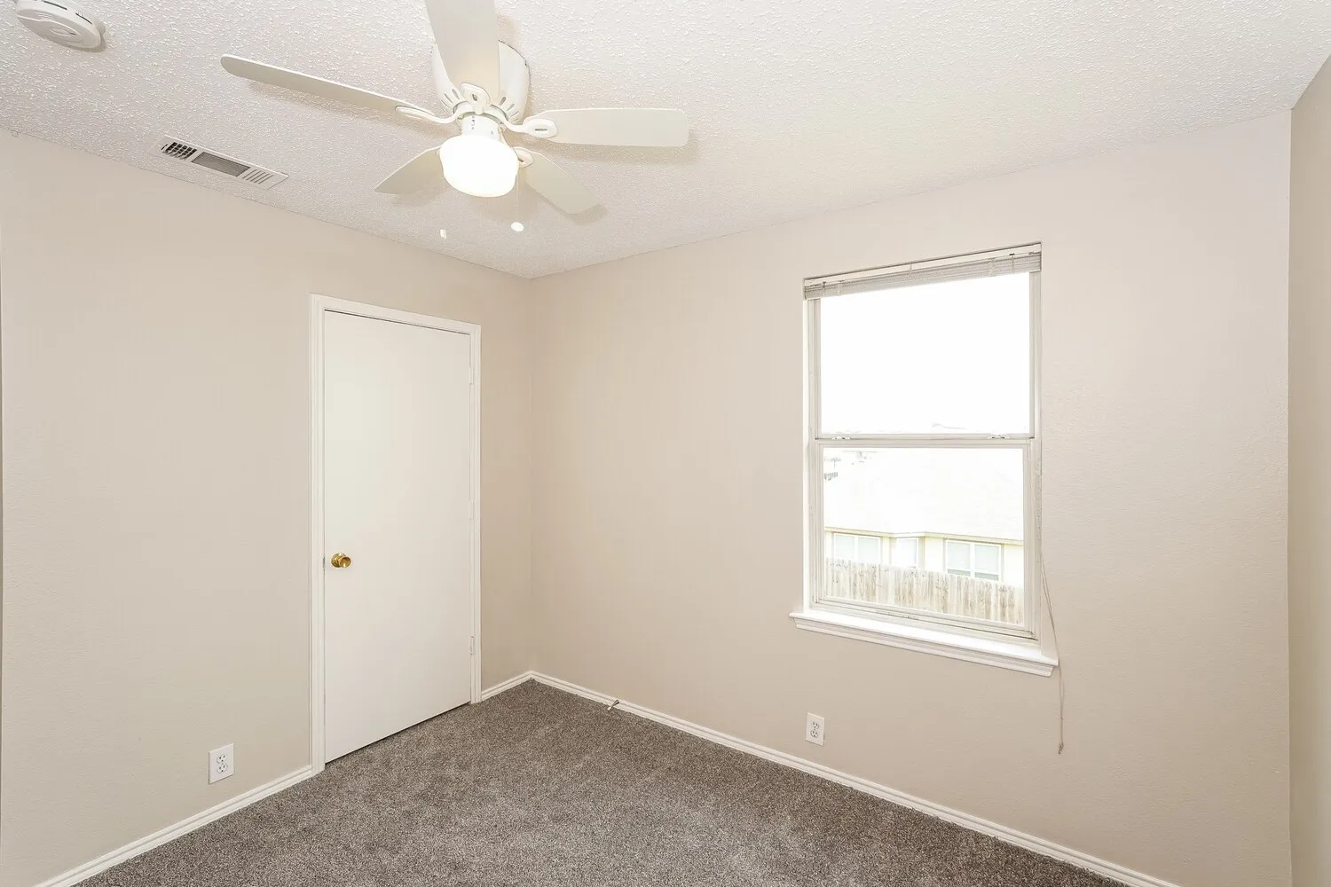 Single Family Residence For Rent in Dallas County , 407 Harvard Drive, Glenn Heights, Texas 75154, 4 Bedroom, 2 Bathroom, 2 Garage spaces, 2,060 Sqft, built in 1998, mls#21367358, Real Estate Agent in Glenn Heights, Homes For Rent in Dallas county, Homes For Rent in Glenn Heights, Realtor in Glenn Heights Texas, Real Estate Brokerage Independent Realty Texas, Luminita Cordes Realtor