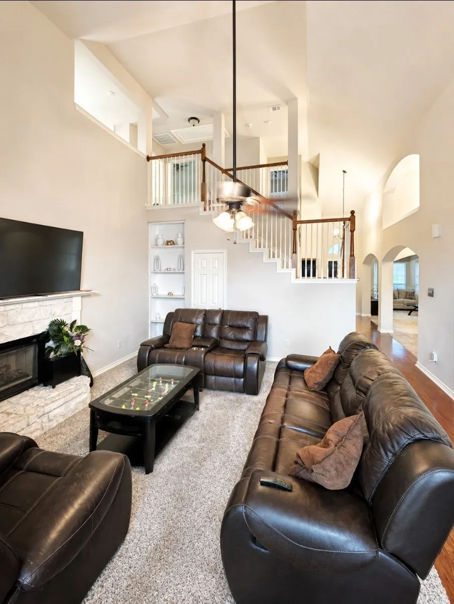 Single Family Residence For Sale in Dallas County , 1504 Mountain Laurel Lane, De Soto, Texas 75115, 4 Bedroom, 3 Bathroom, 2 Garage spaces, 2,833 Sqft, built in 2000, mls#21367349, Real Estate Agent in De Soto, Homes For Sale in Dallas county, Homes For Sale in De Soto, Realtor in De Soto Texas, Real Estate Brokerage Independent Realty Texas, Luminita Cordes Realtor