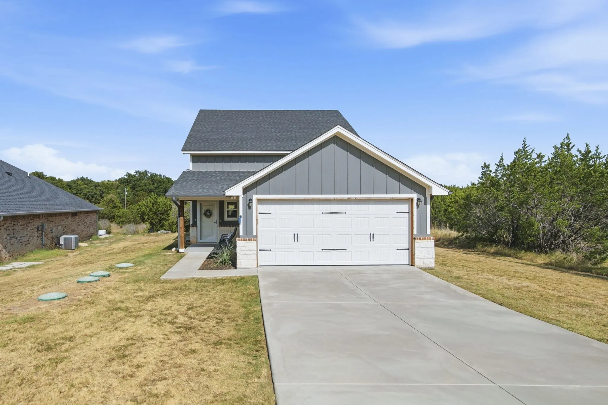 Single Family Residence For Sale in Hood County , 5101 Santa Fe Street, Granbury, Texas 76048, 3 Bedroom, 2 Bathroom, 2 Garage spaces, 1,867 Sqft, built in 2020, mls#21365223, Real Estate Agent in Granbury, Homes For Sale in Hood county, Homes For Sale in Granbury, Realtor in Granbury Texas, Real Estate Brokerage Independent Realty Texas, Luminita Cordes Realtor