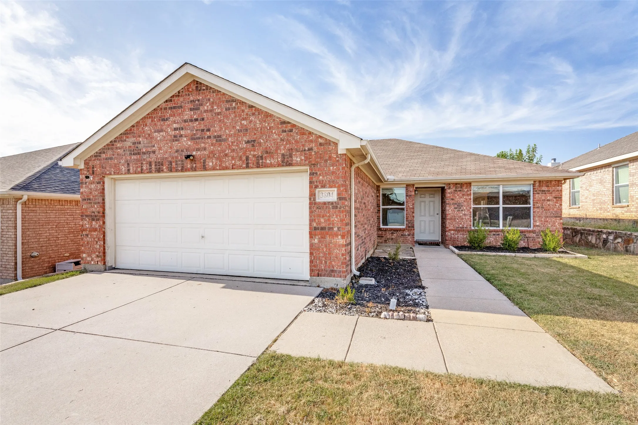 Single Family Residence For Sale in Tarrant County , 3804 Jade Street, Fort Worth, Texas 76244, 3 Bedroom, 2 Bathroom, 2 Garage spaces, 1,529 Sqft, built in 2006, mls#21366601, Real Estate Agent in Fort Worth, Homes For Sale in Tarrant county, Homes For Sale in Fort Worth, Realtor in Fort Worth Texas, Real Estate Brokerage Independent Realty Texas, Luminita Cordes Realtor