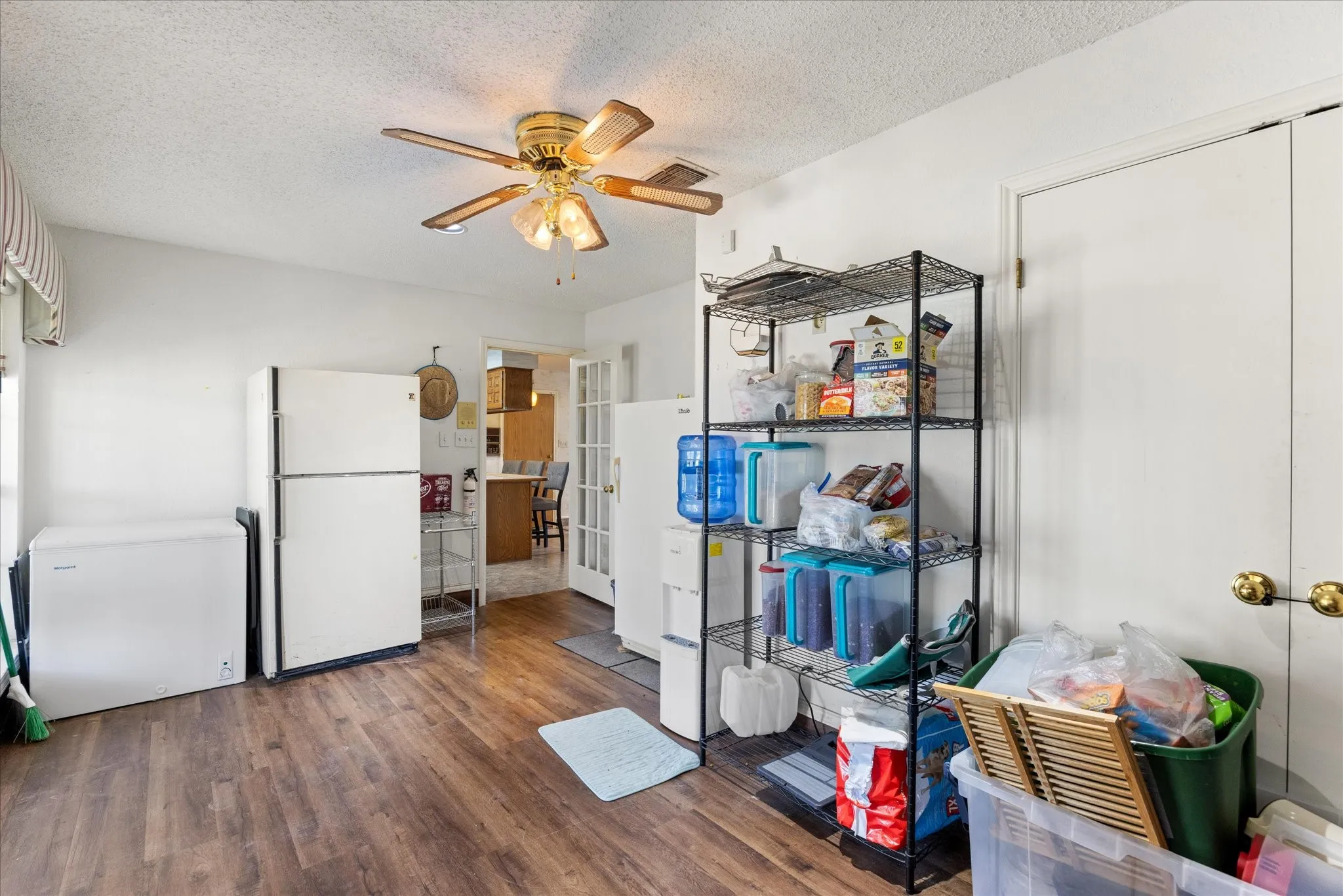 Single Family Residence For Sale in Parker County , 6032 Fm 1886, Azle, Texas 76020, 3 Bedroom, 2 Bathroom, Garage spaces, 2,550 Sqft, built in 1987, mls#21345731, Real Estate Agent in Azle, Homes For Sale in Parker county, Homes For Sale in Azle, Realtor in Azle Texas, Real Estate Brokerage Independent Realty Texas, Luminita Cordes Realtor