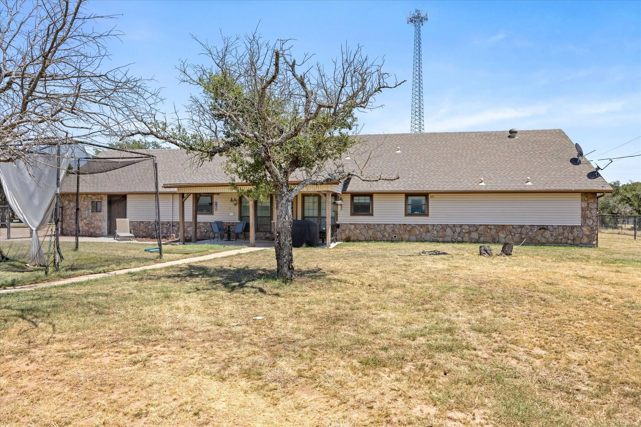 Single Family Residence For Sale in Parker County , 6032 Fm 1886, Azle, Texas 76020, 3 Bedroom, 2 Bathroom, Garage spaces, 2,550 Sqft, built in 1987, mls#21345731, Real Estate Agent in Azle, Homes For Sale in Parker county, Homes For Sale in Azle, Realtor in Azle Texas, Real Estate Brokerage Independent Realty Texas, Luminita Cordes Realtor