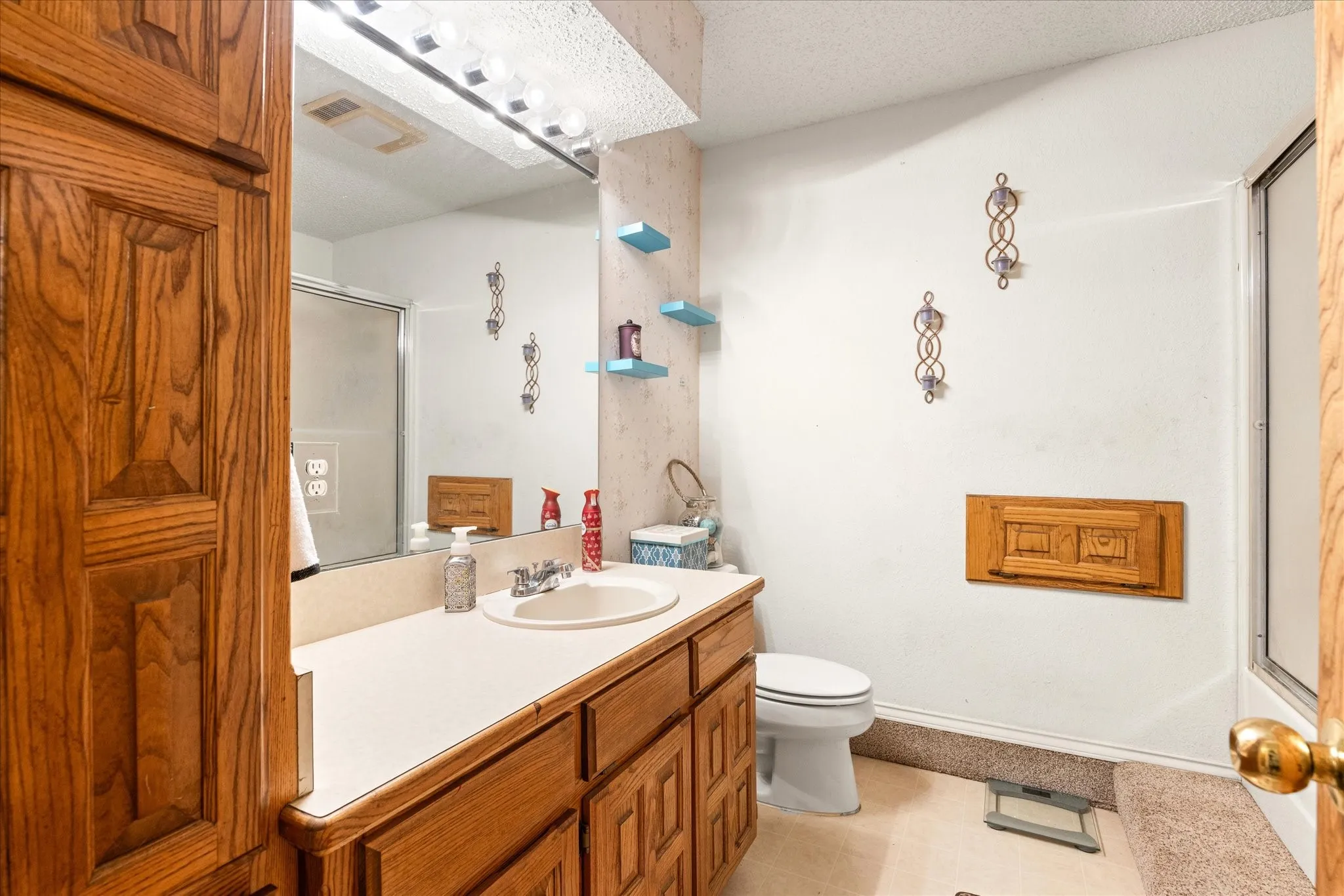 Single Family Residence For Sale in Parker County , 6032 Fm 1886, Azle, Texas 76020, 3 Bedroom, 2 Bathroom, Garage spaces, 2,550 Sqft, built in 1987, mls#21345731, Real Estate Agent in Azle, Homes For Sale in Parker county, Homes For Sale in Azle, Realtor in Azle Texas, Real Estate Brokerage Independent Realty Texas, Luminita Cordes Realtor