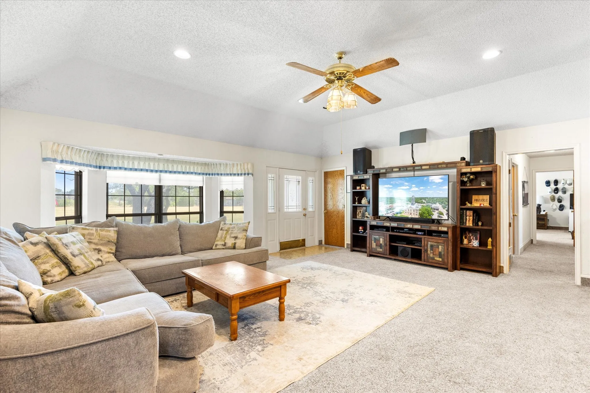 Single Family Residence For Sale in Parker County , 6032 Fm 1886, Azle, Texas 76020, 3 Bedroom, 2 Bathroom, Garage spaces, 2,550 Sqft, built in 1987, mls#21345731, Real Estate Agent in Azle, Homes For Sale in Parker county, Homes For Sale in Azle, Realtor in Azle Texas, Real Estate Brokerage Independent Realty Texas, Luminita Cordes Realtor
