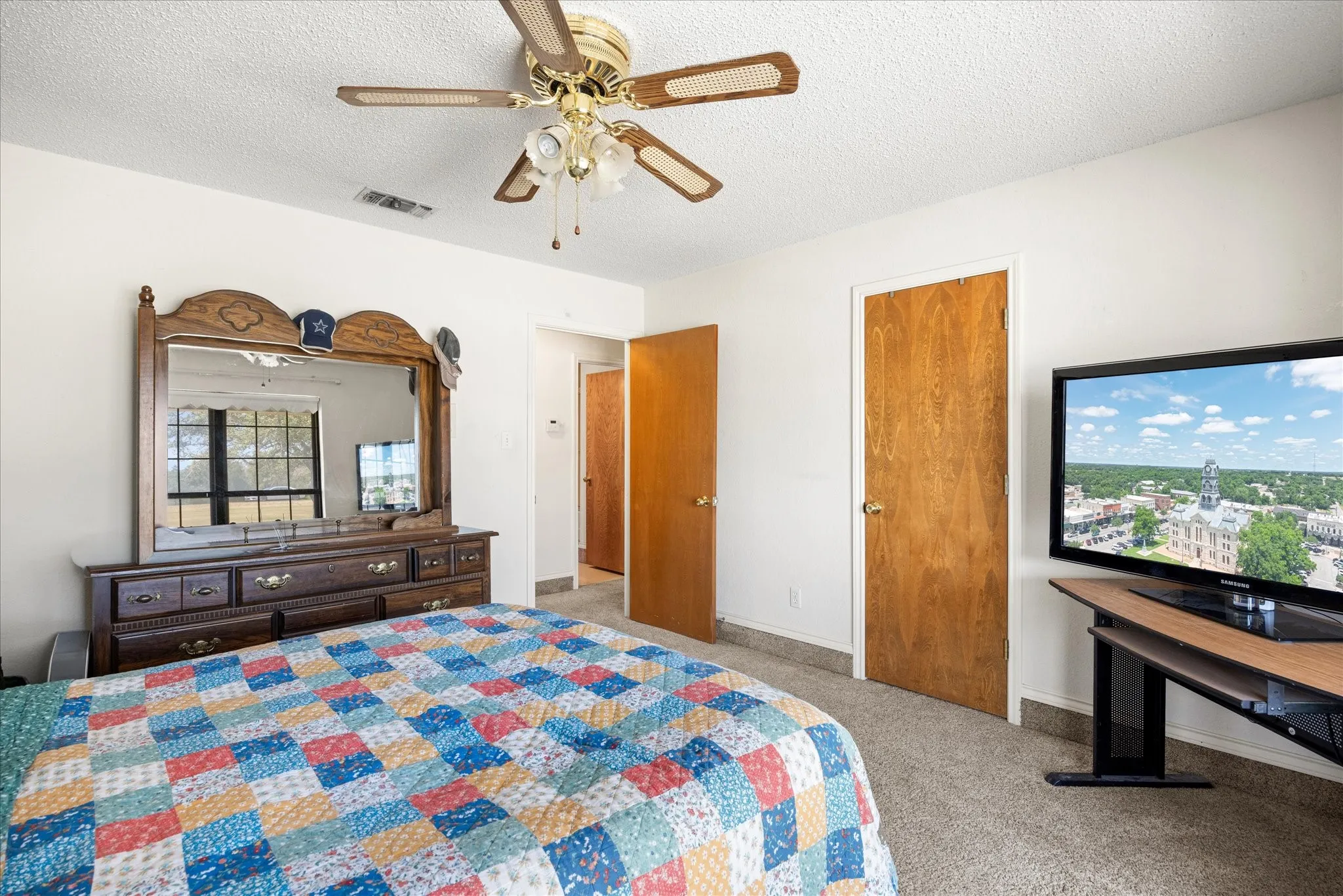 Single Family Residence For Sale in Parker County , 6032 Fm 1886, Azle, Texas 76020, 3 Bedroom, 2 Bathroom, Garage spaces, 2,550 Sqft, built in 1987, mls#21345731, Real Estate Agent in Azle, Homes For Sale in Parker county, Homes For Sale in Azle, Realtor in Azle Texas, Real Estate Brokerage Independent Realty Texas, Luminita Cordes Realtor