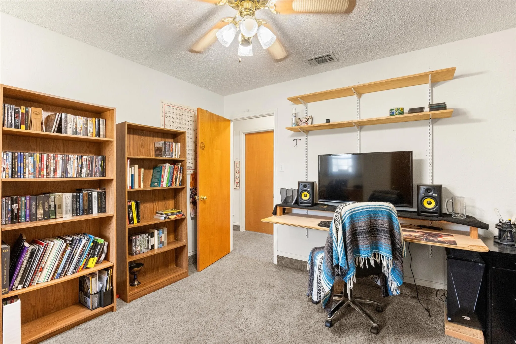 Single Family Residence For Sale in Parker County , 6032 Fm 1886, Azle, Texas 76020, 3 Bedroom, 2 Bathroom, Garage spaces, 2,550 Sqft, built in 1987, mls#21345731, Real Estate Agent in Azle, Homes For Sale in Parker county, Homes For Sale in Azle, Realtor in Azle Texas, Real Estate Brokerage Independent Realty Texas, Luminita Cordes Realtor
