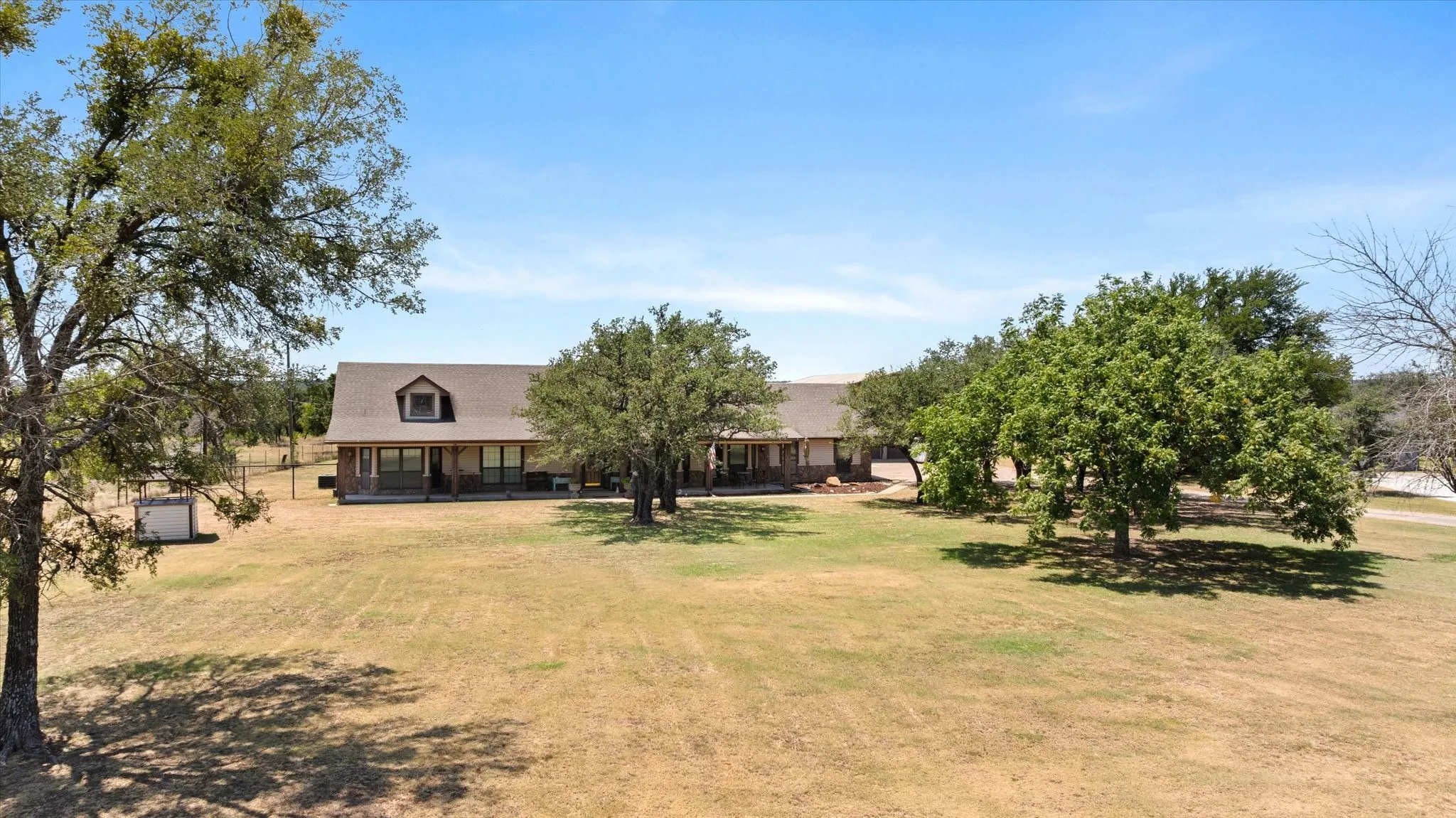 Single Family Residence For Sale in Parker County , 6032 Fm 1886, Azle, Texas 76020, 3 Bedroom, 2 Bathroom, Garage spaces, 2,550 Sqft, built in 1987, mls#21345731, Real Estate Agent in Azle, Homes For Sale in Parker county, Homes For Sale in Azle, Realtor in Azle Texas, Real Estate Brokerage Independent Realty Texas, Luminita Cordes Realtor