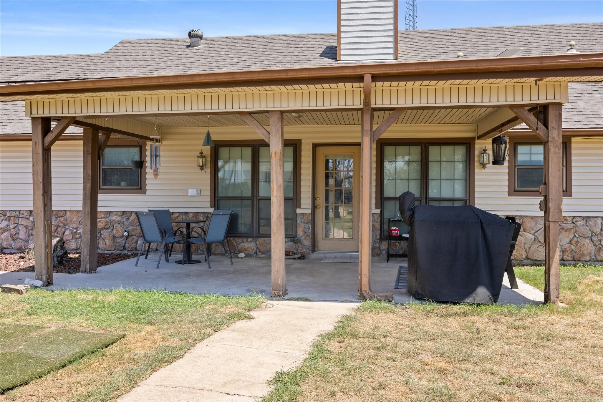 Single Family Residence For Sale in Parker County , 6032 Fm 1886, Azle, Texas 76020, 3 Bedroom, 2 Bathroom, Garage spaces, 2,550 Sqft, built in 1987, mls#21345731, Real Estate Agent in Azle, Homes For Sale in Parker county, Homes For Sale in Azle, Realtor in Azle Texas, Real Estate Brokerage Independent Realty Texas, Luminita Cordes Realtor