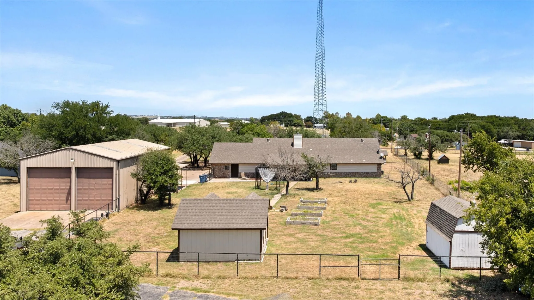Single Family Residence For Sale in Parker County , 6032 Fm 1886, Azle, Texas 76020, 3 Bedroom, 2 Bathroom, Garage spaces, 2,550 Sqft, built in 1987, mls#21345731, Real Estate Agent in Azle, Homes For Sale in Parker county, Homes For Sale in Azle, Realtor in Azle Texas, Real Estate Brokerage Independent Realty Texas, Luminita Cordes Realtor