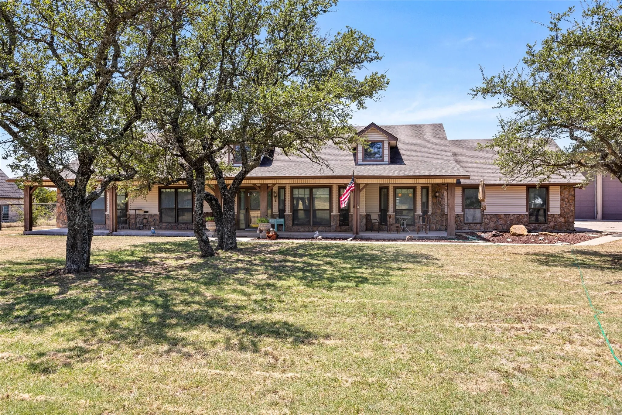 Single Family Residence For Sale in Parker County , 6032 Fm 1886, Azle, Texas 76020, 3 Bedroom, 2 Bathroom, Garage spaces, 2,550 Sqft, built in 1987, mls#21345731, Real Estate Agent in Azle, Homes For Sale in Parker county, Homes For Sale in Azle, Realtor in Azle Texas, Real Estate Brokerage Independent Realty Texas, Luminita Cordes Realtor